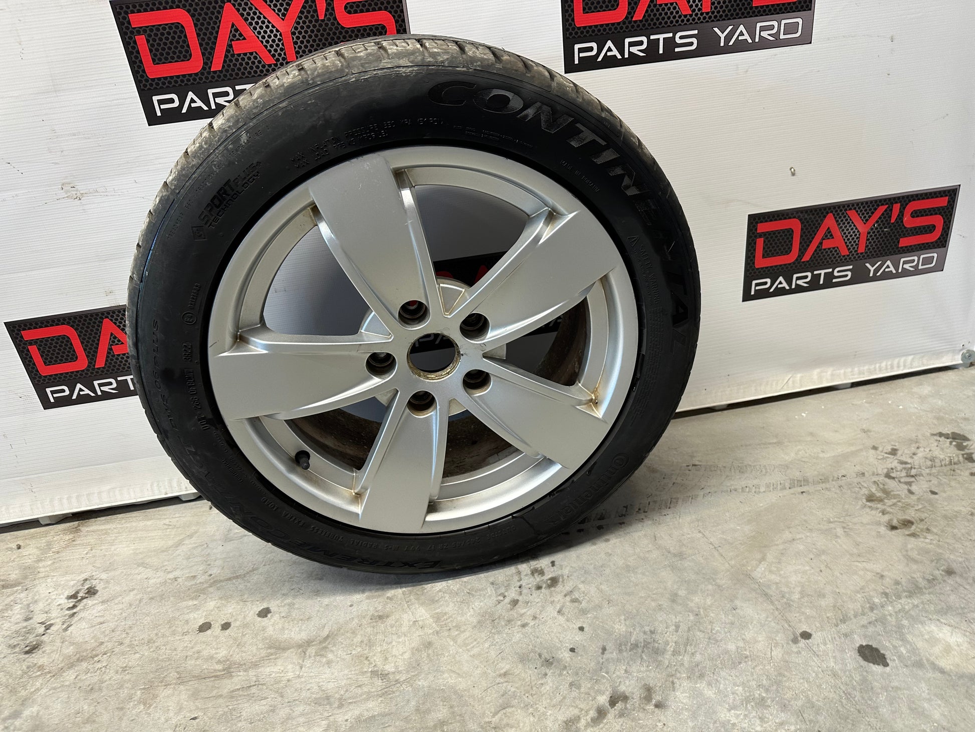 2006 Pontiac GTO Factory Wheels and Tires Fronts and Rears 245/45R17 OEM - Day's Parts Yard