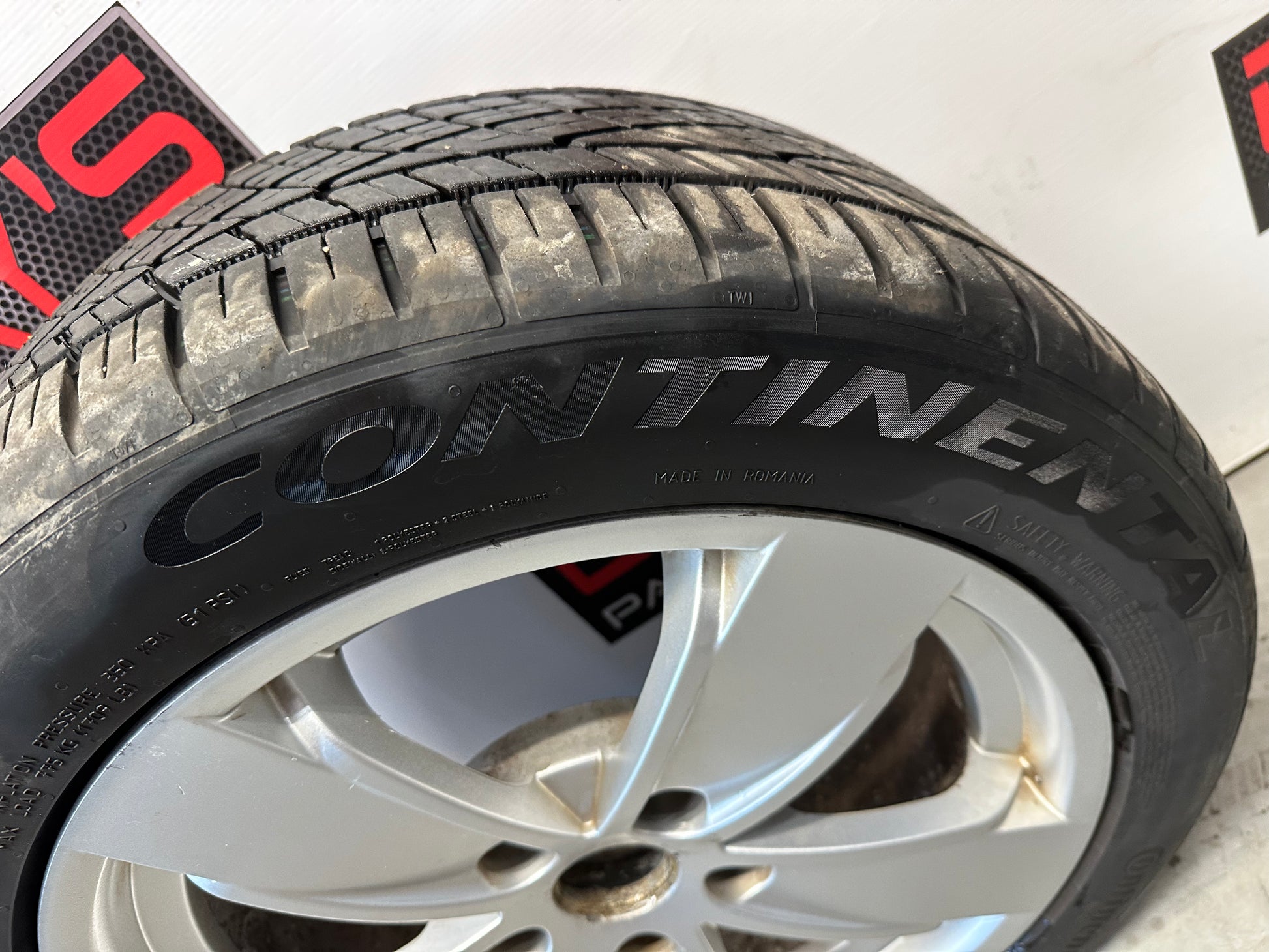 2006 Pontiac GTO Factory Wheels and Tires Fronts and Rears 245/45R17 OEM - Day's Parts Yard