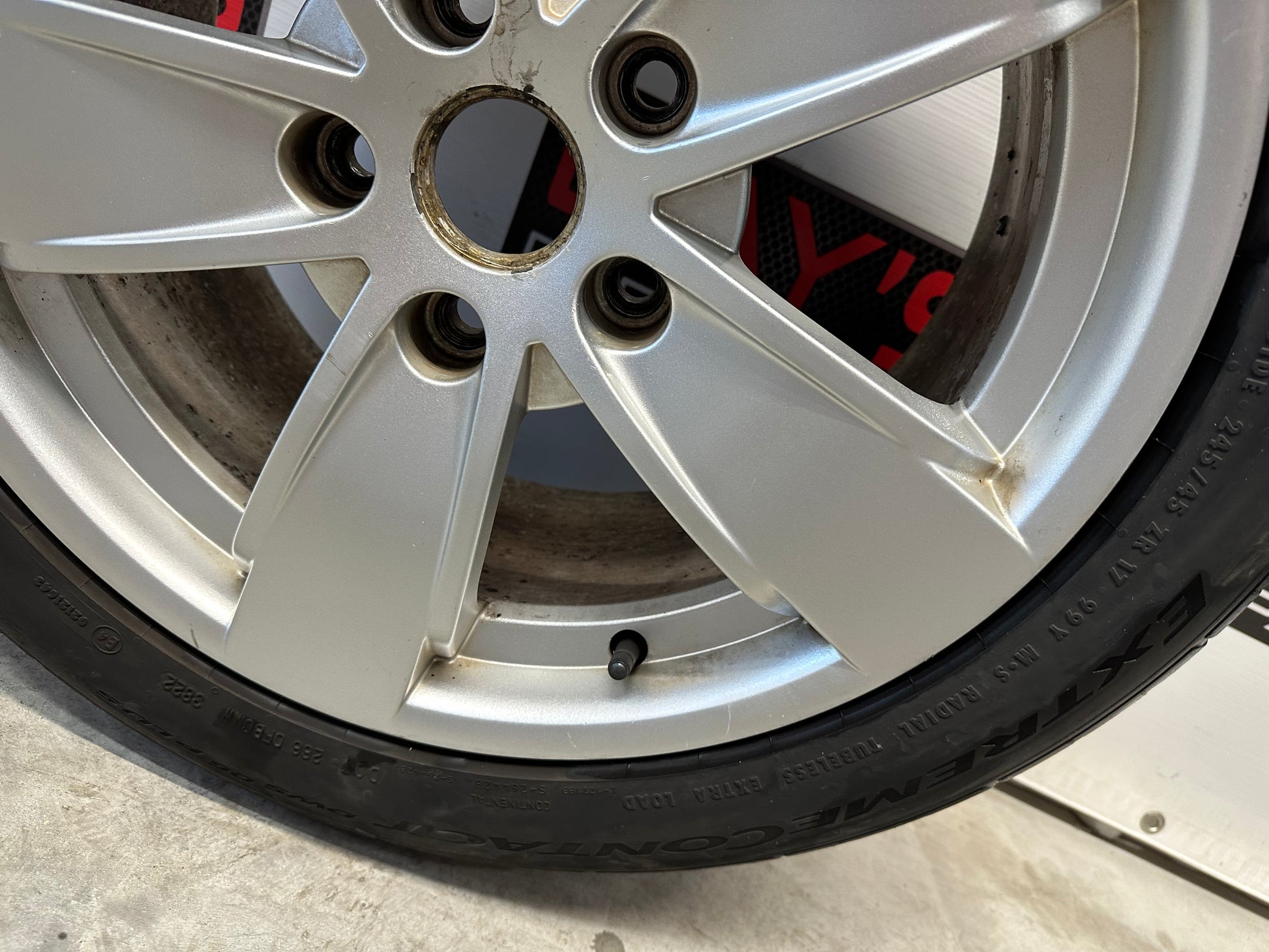 2006 Pontiac GTO Factory Wheels and Tires Fronts and Rears 245/45R17 OEM - Day's Parts Yard