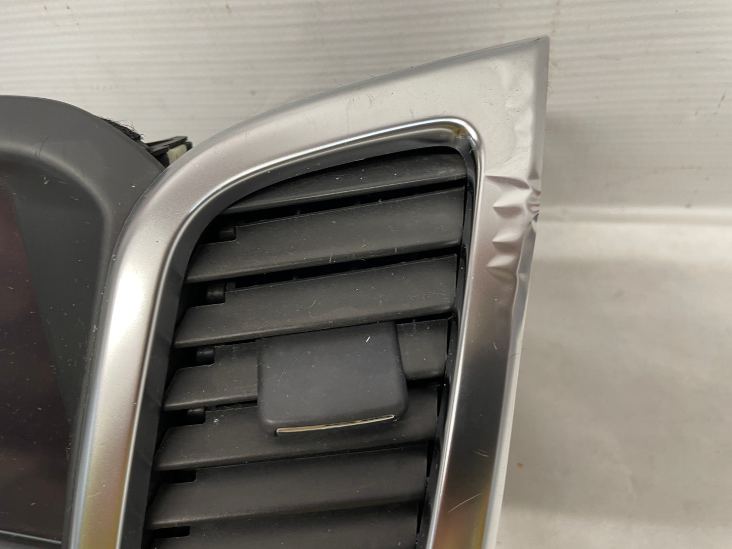 2017 Chevy SS Sedan Navigation Display Radio CD Player Face Plate Screen Control Bezel OEM - Day's Parts Yard