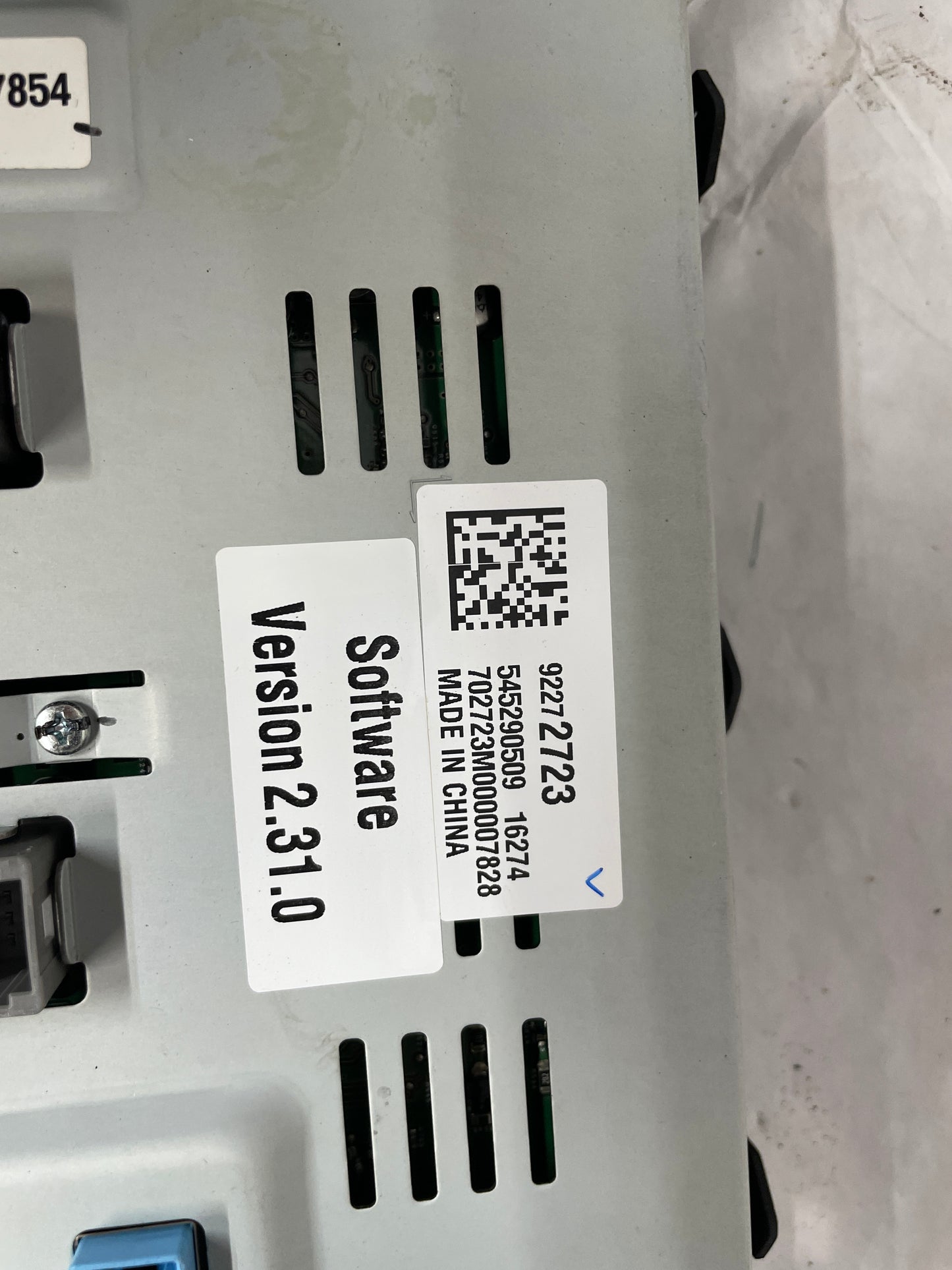 2017 Chevy SS Sedan Navigation Display Radio CD Player Face Plate Screen Control Bezel OEM - Day's Parts Yard