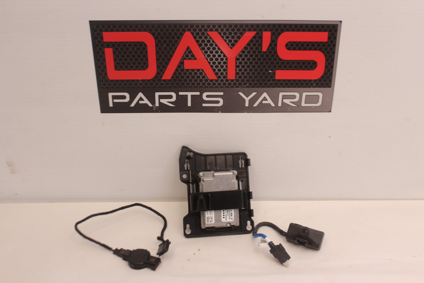 2016 Cadillac ATS-V Lane Departure Assist Camera & Bracket OEM - Day's Parts Yard