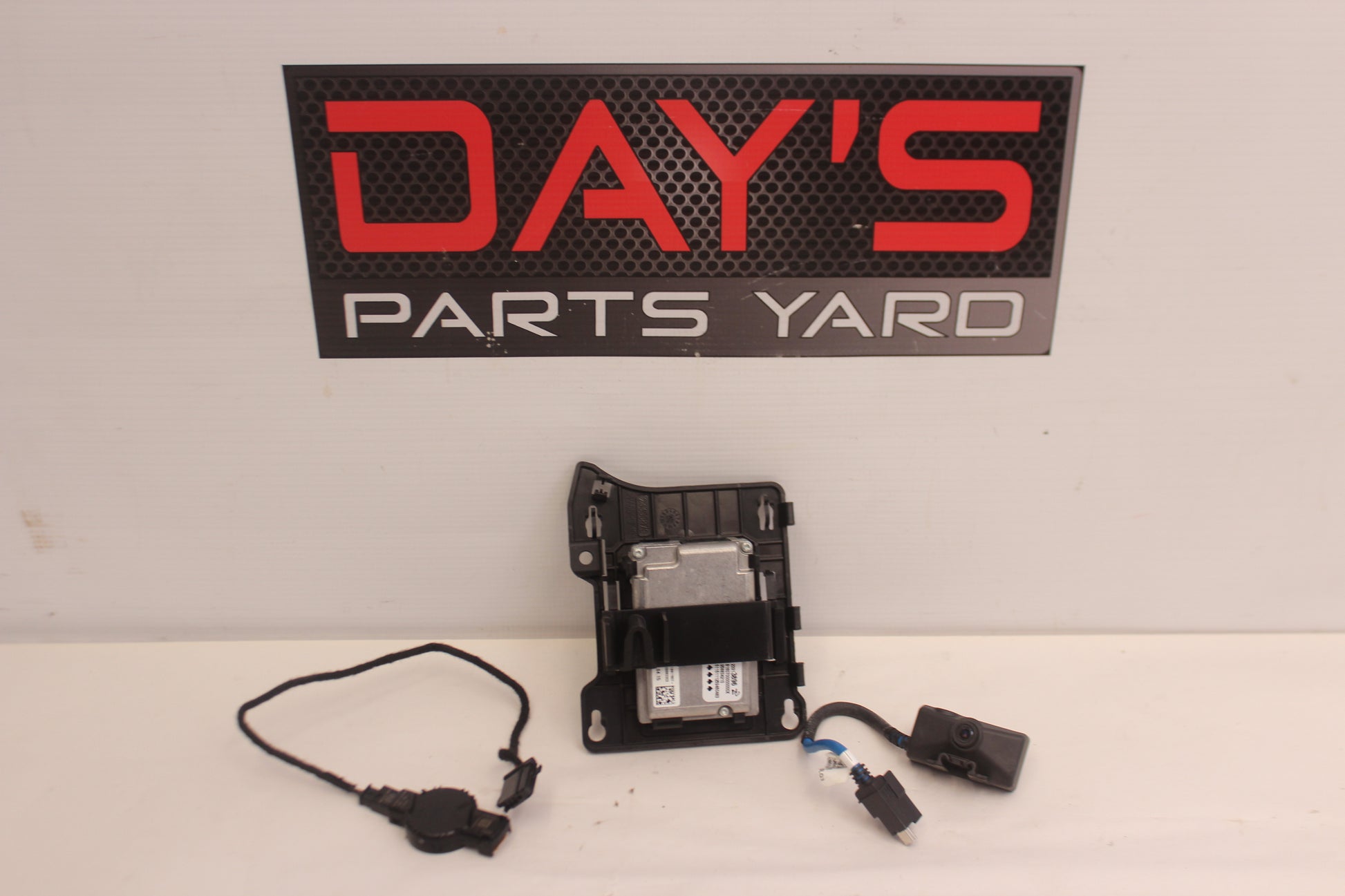 2016 Cadillac ATS-V Lane Departure Assist Camera & Bracket OEM - Day's Parts Yard