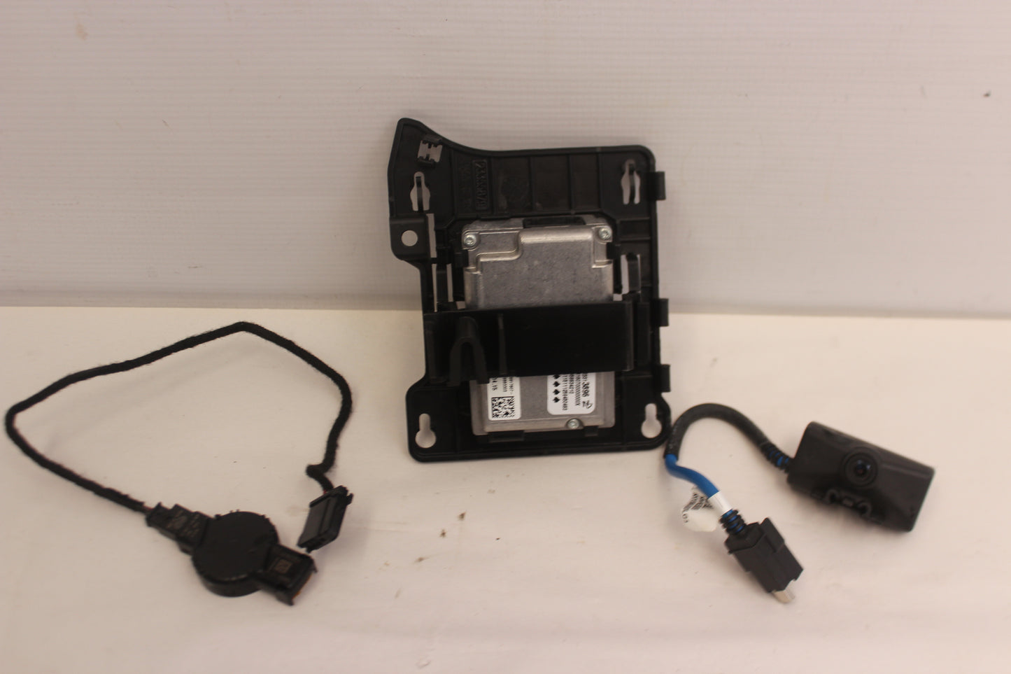 2016 Cadillac ATS-V Lane Departure Assist Camera & Bracket OEM - Day's Parts Yard