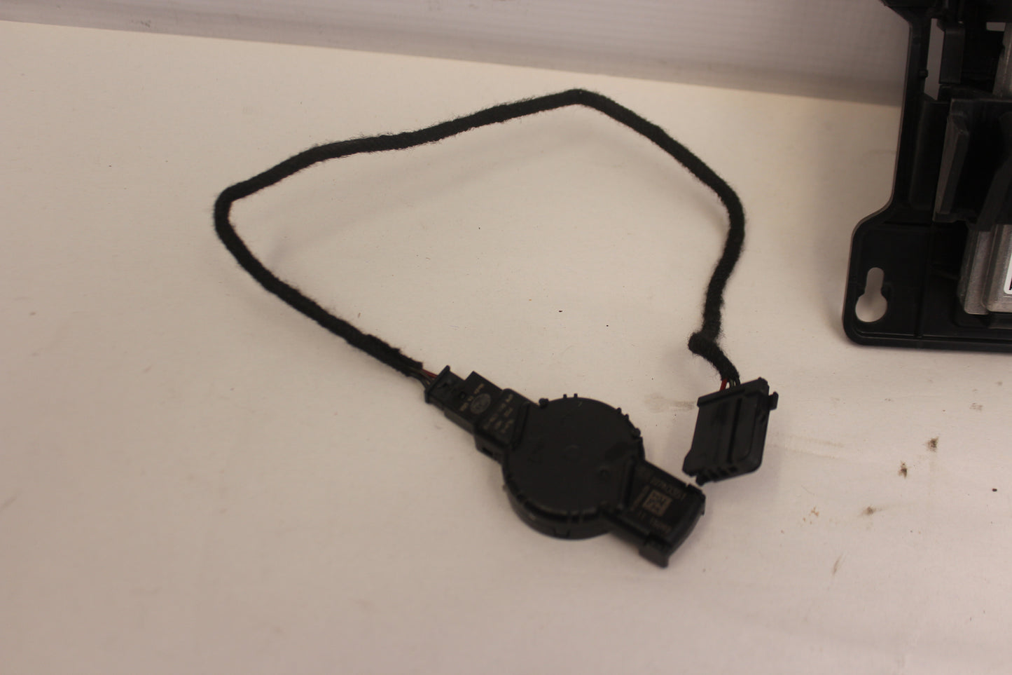 2016 Cadillac ATS-V Lane Departure Assist Camera & Bracket OEM - Day's Parts Yard