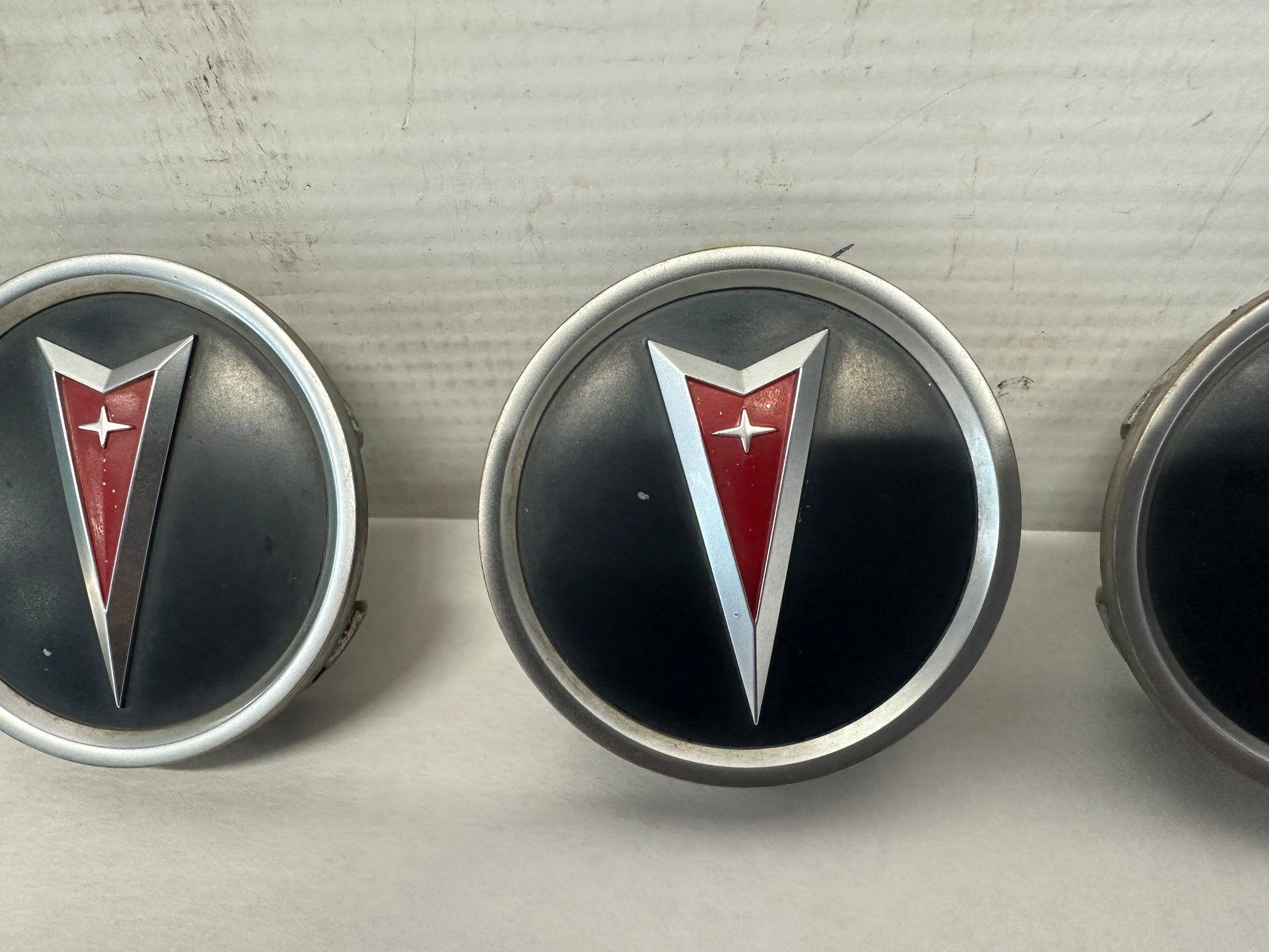 2006 Pontiac GTO Wheel Center Cap Set OEM - Day's Parts Yard