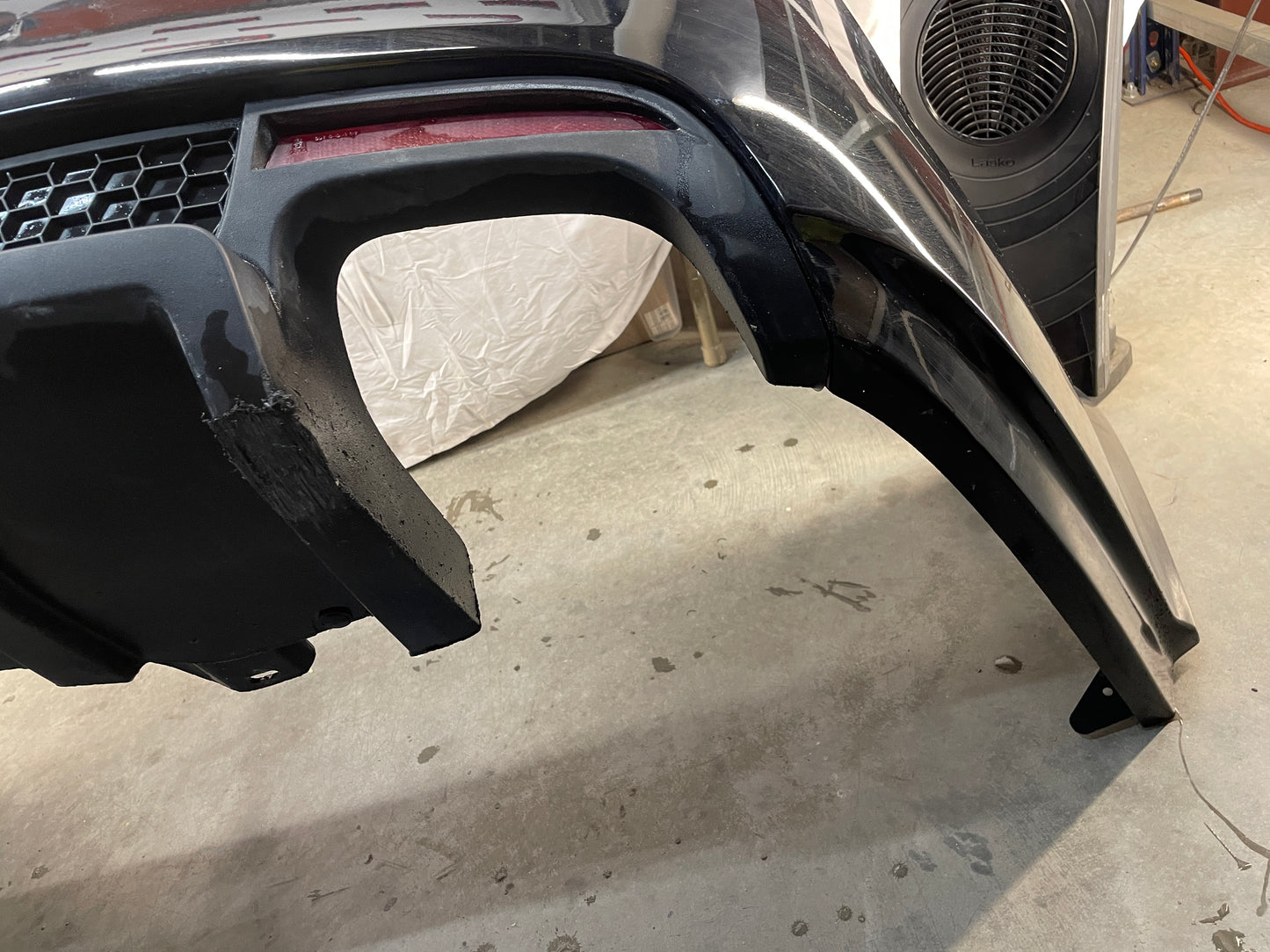 2009 Pontiac G8 GT Rear Bumper Cover w/ Valance Black OEM