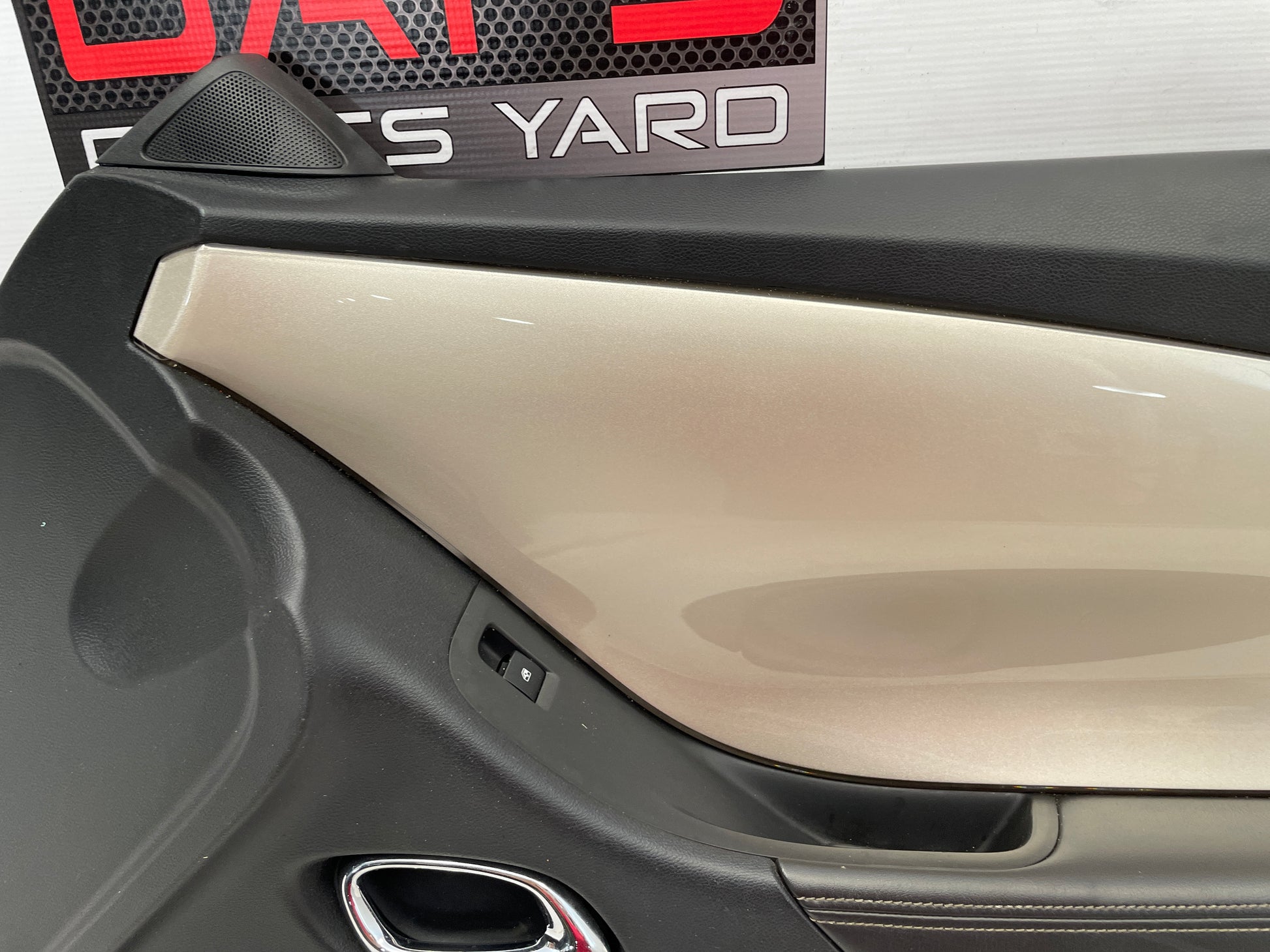 2010 Chevy Camaro SS RH Passenger Door Panel OEM - Day's Parts Yard