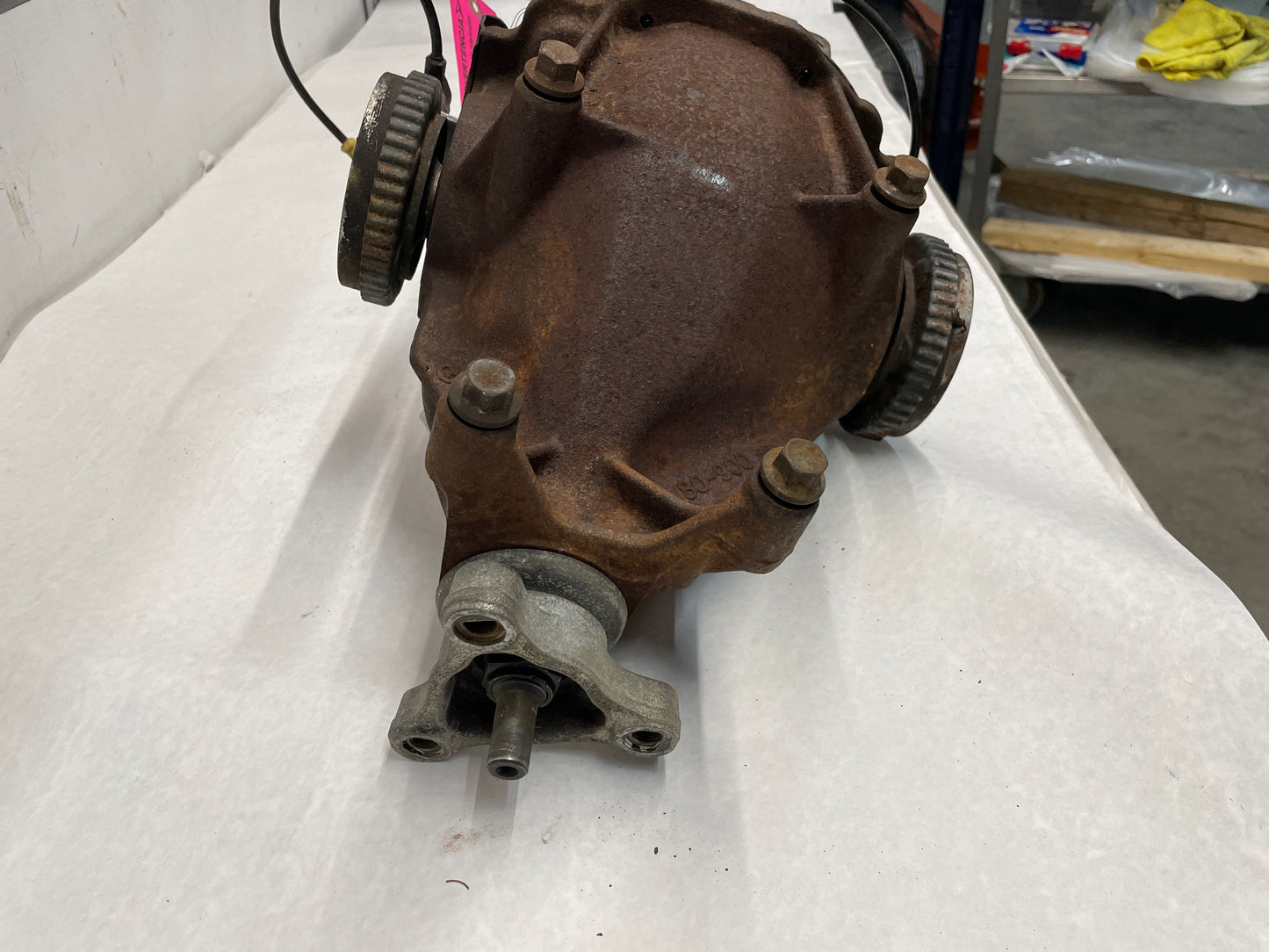 2005 Pontiac GTO Rear End Rearend Carrier Axle Differential 3.46 LSD OEM - Day's Parts Yard