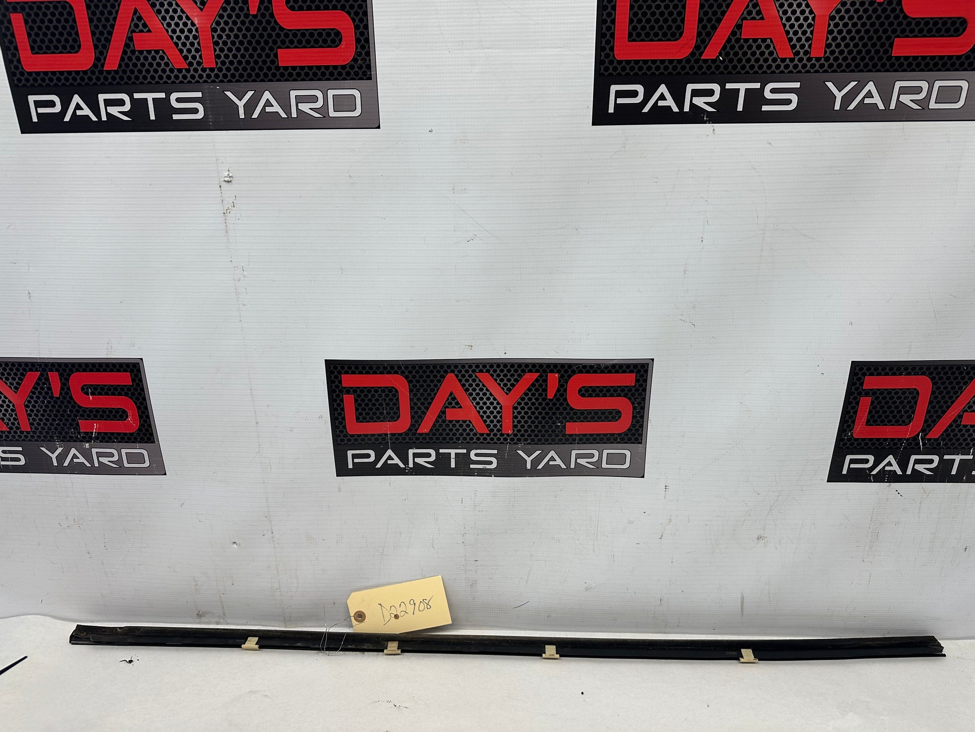 2006 Pontiac GTO LH Driver Window Door Belt Molding Trim OEM - Day's Parts Yard