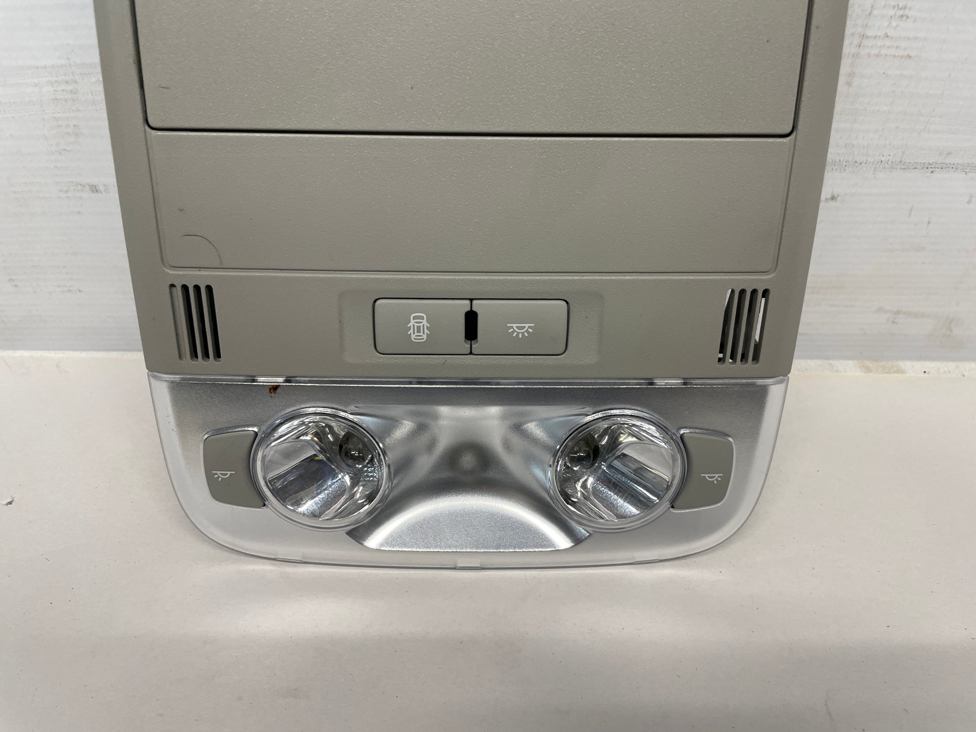 2017 Chevrolet SS Sedan Over Head Console Dome Map Light OEM - Day's Parts Yard