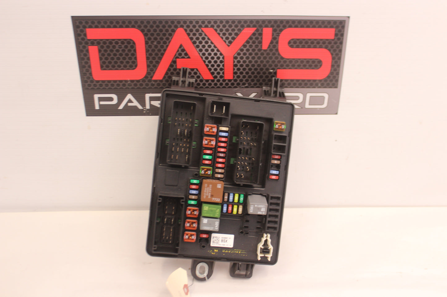2016 Cadillac ATS-V Rear Cabin Fuse Box Block OEM - Day's Parts Yard