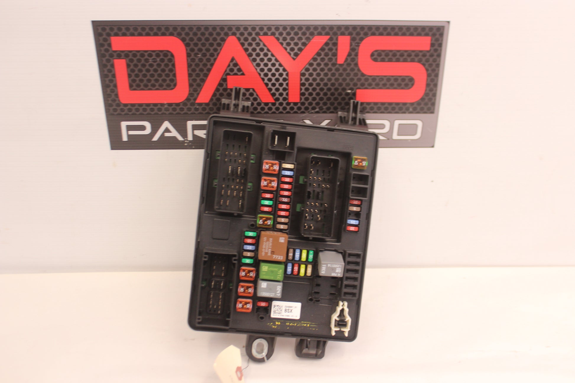 2016 Cadillac ATS-V Rear Cabin Fuse Box Block OEM - Day's Parts Yard