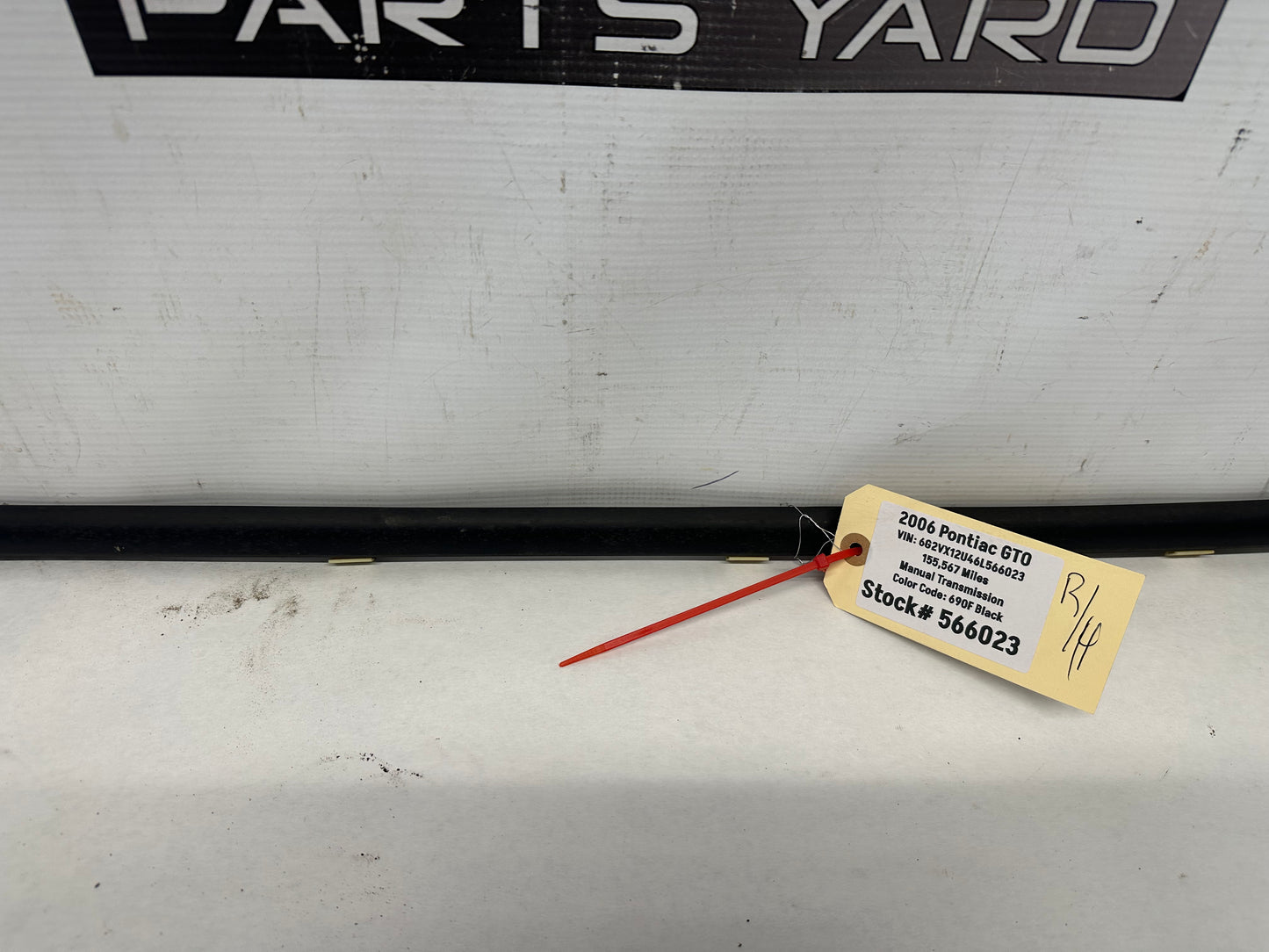 2006 Pontiac GTO RH Passenger Window Door Belt Molding Trim OEM - Day's Parts Yard