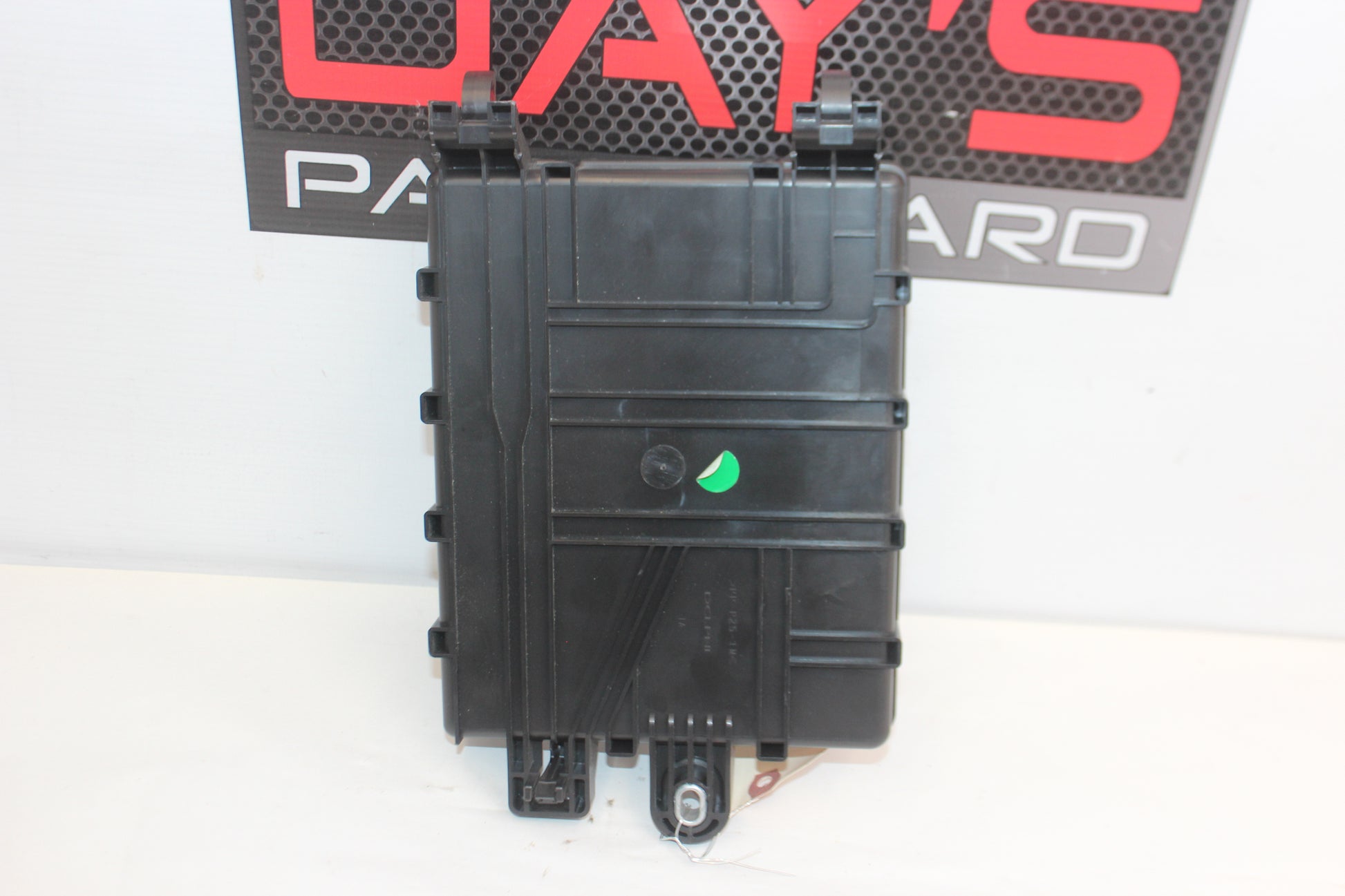 2016 Cadillac ATS-V Rear Cabin Fuse Box Block OEM - Day's Parts Yard