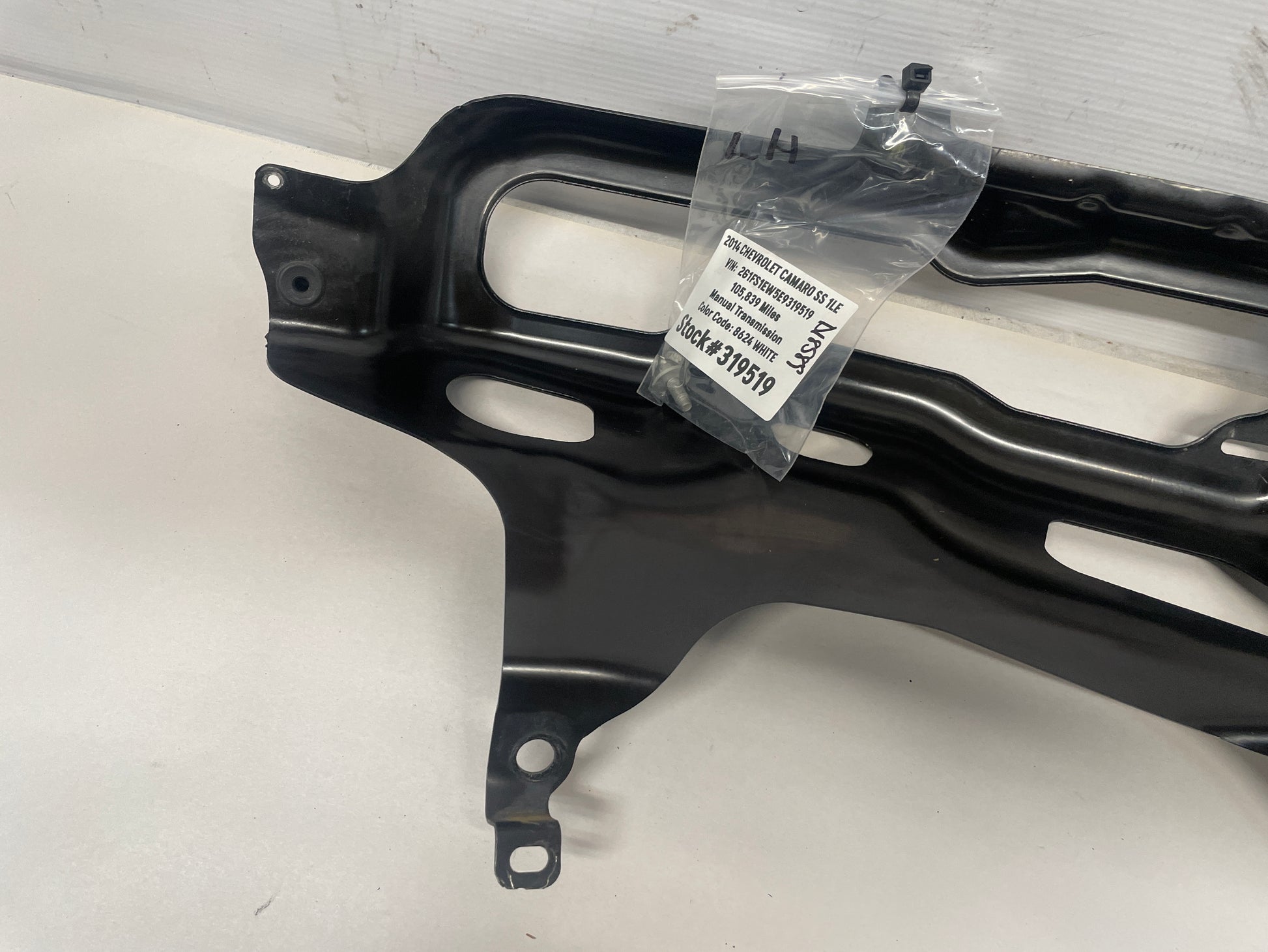 2014 Chevy Camaro SS 1LE  Driver Taillight Tail Light Mounting Bracket OEM - Day's Parts Yard