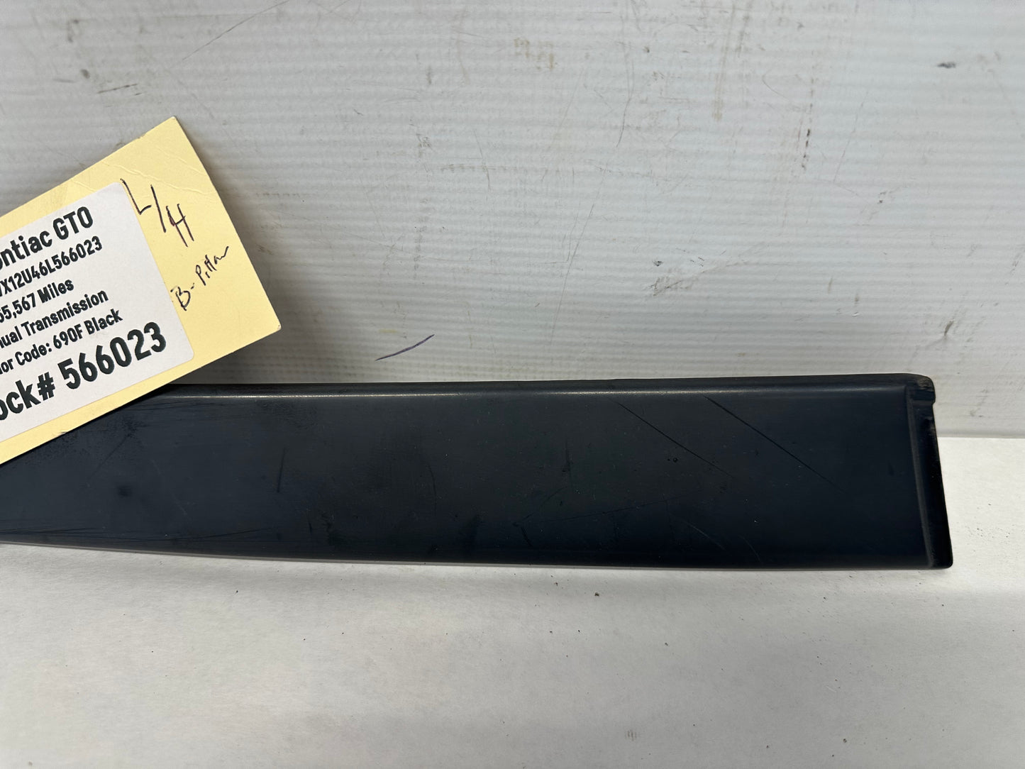 2006 Pontiac GTO LH Driver Exterior B Pillar Window Trim Cover OEM - Day's Parts Yard