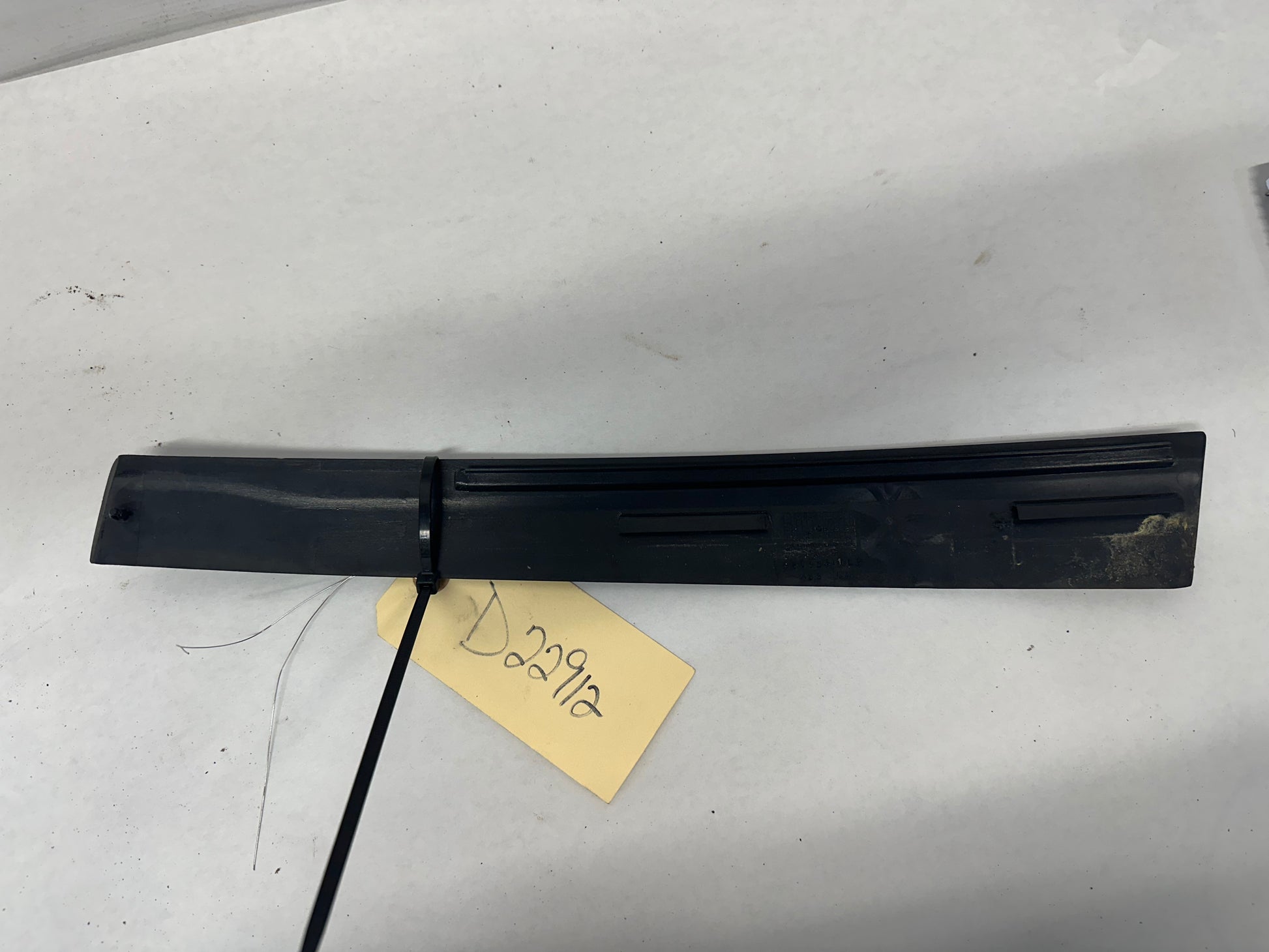 2006 Pontiac GTO LH Driver Exterior B Pillar Window Trim Cover OEM - Day's Parts Yard