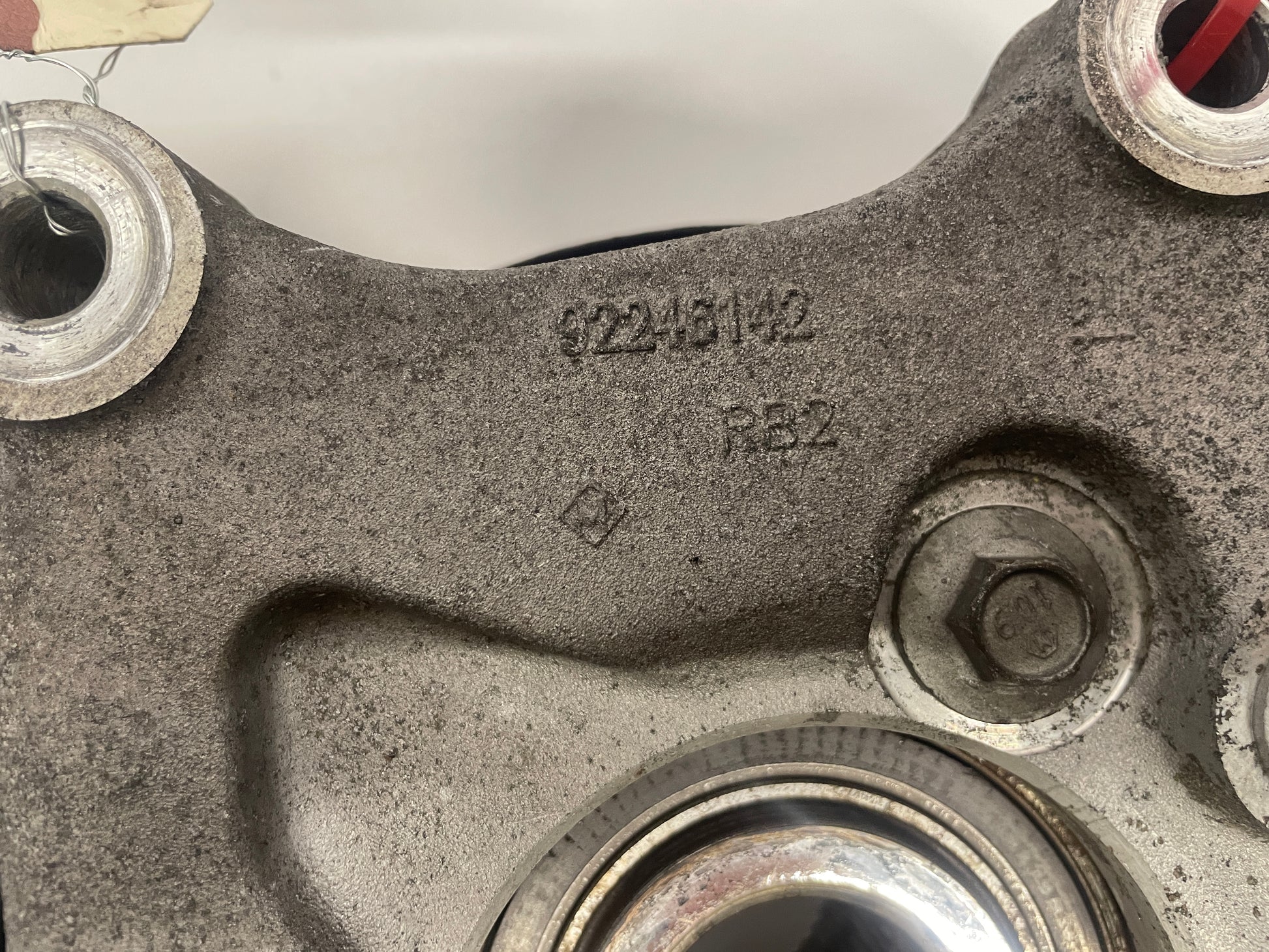 2014 Chevy Camaro SS 1LE RH Passenger Rear Spindle Knuckle Hub OEM - Day's Parts Yard