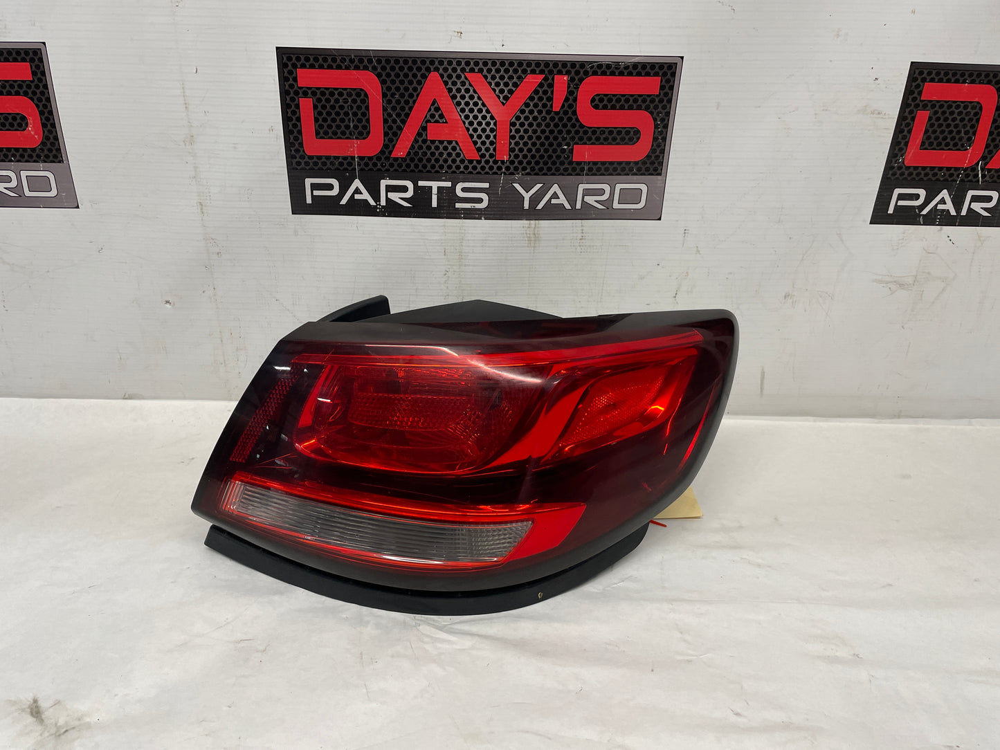 2014 Chevy SS Sedan RH Passenger Outer Taillight Tail Light Lamp OEM