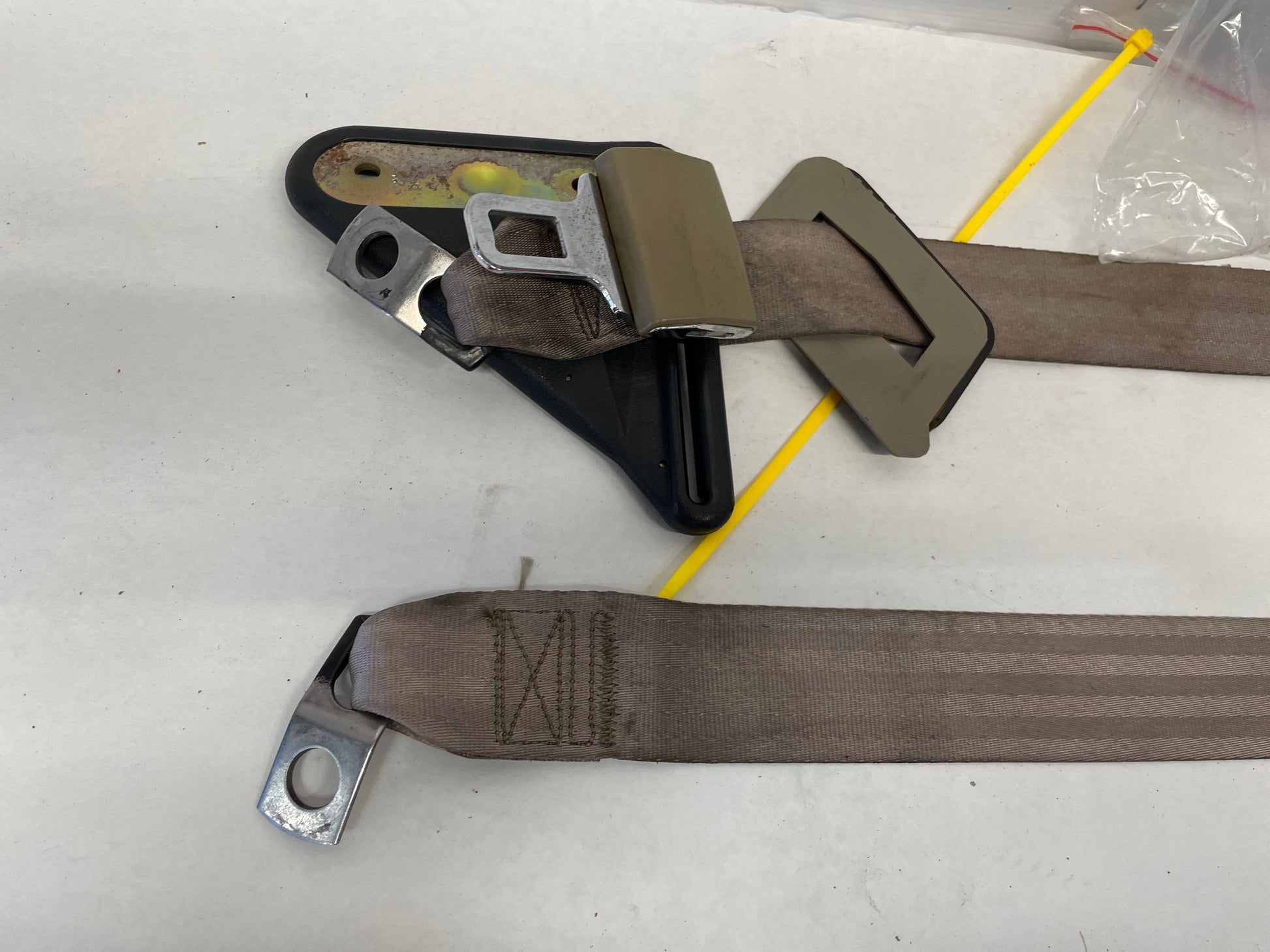 2002 Chevy Camaro Z28 Rear RH & LH Seatbelt Seat Belt Retractor Tan OEM - Day's Parts Yard
