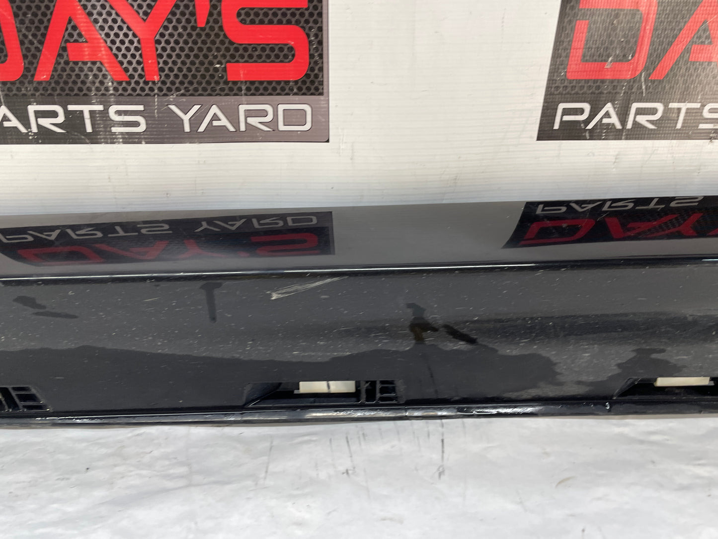 2009 Pontiac G8 GT LH Driver Rocker Molding Side Skirt Panel Black OEM