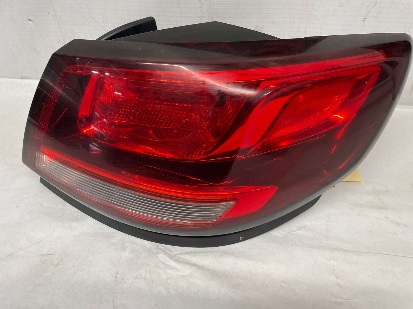 2014 Chevy SS Sedan RH Passenger Outer Taillight Tail Light Lamp OEM