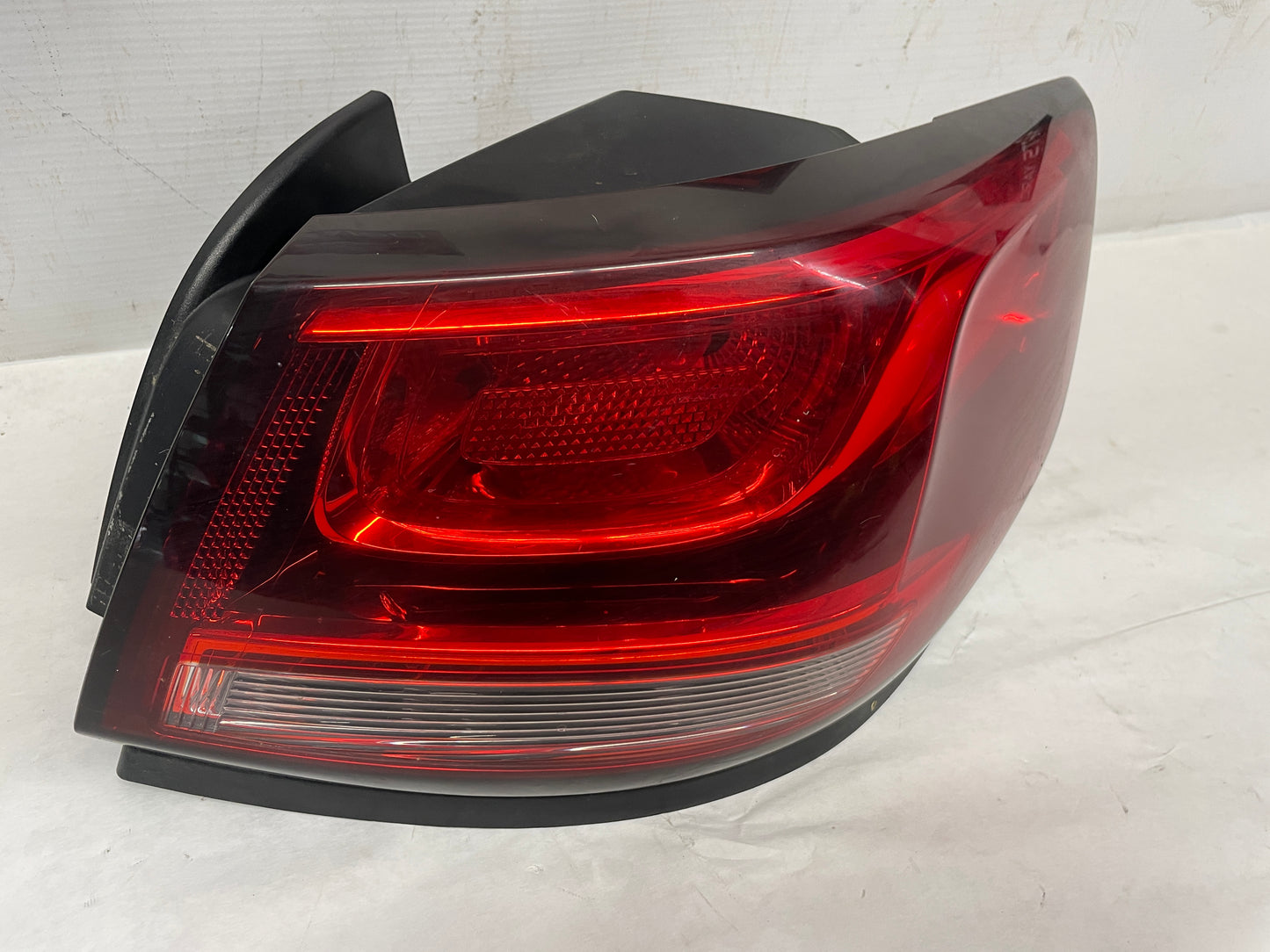 2014 Chevy SS Sedan RH Passenger Outer Taillight Tail Light Lamp OEM