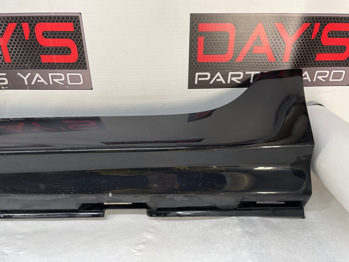 2009 Pontiac G8 GT LH Driver Rocker Molding Side Skirt Panel Black OEM