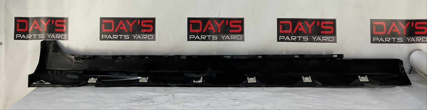 2009 Pontiac G8 GT LH Driver Rocker Molding Side Skirt Panel Black OEM