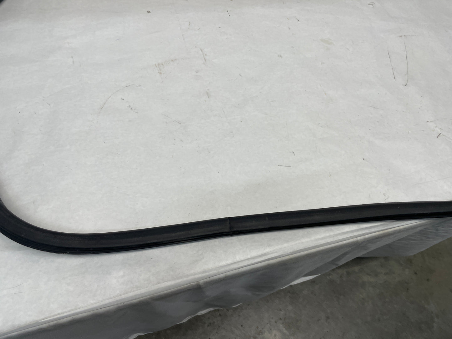 2014 Chevy SS Sedan LH Driver Front Door Weather Strip Rubber Seal OEM