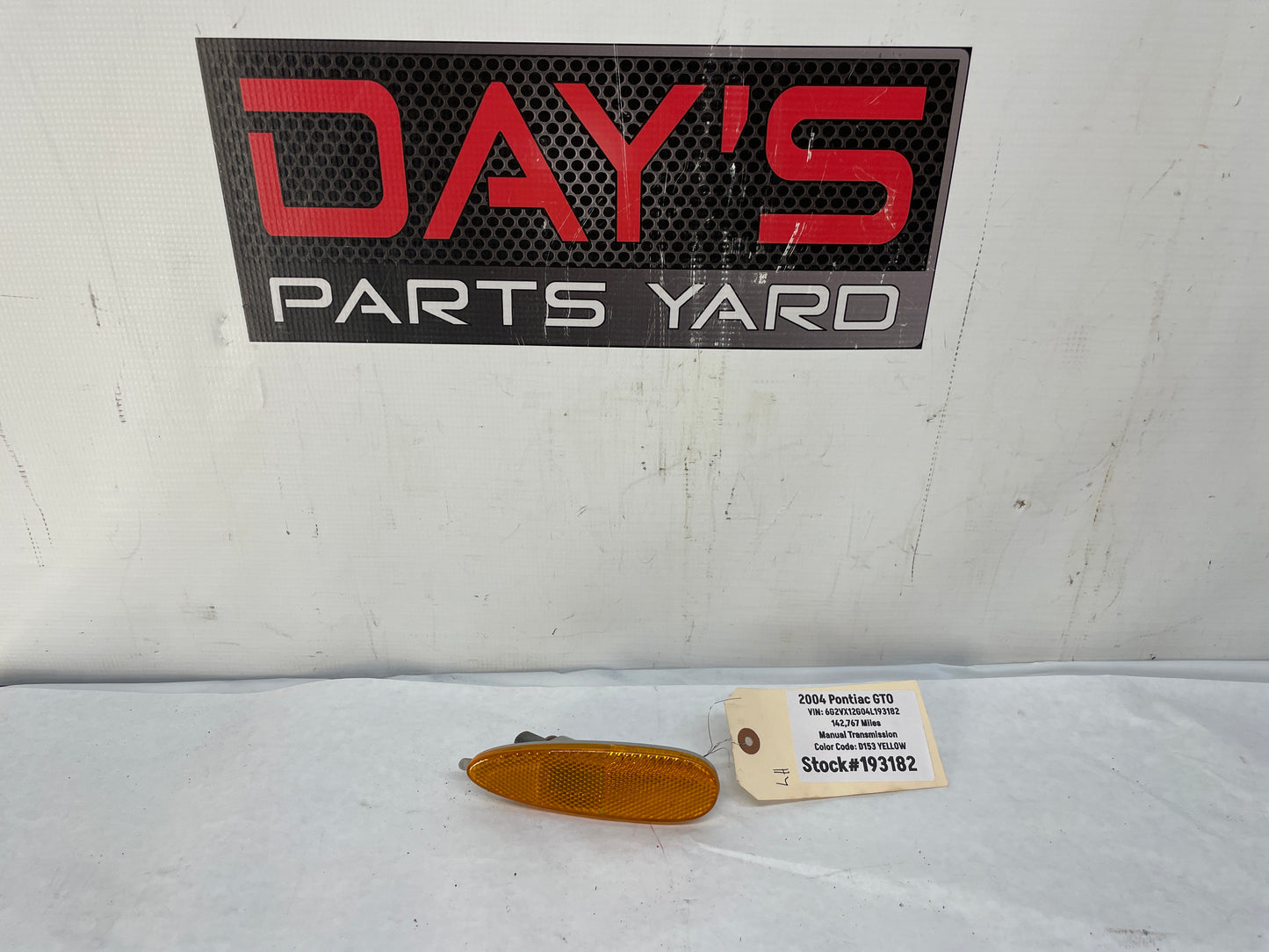 2004 Pontiac GTO LH Driver Side Marker Light Lamp w/ Socket OEM - Day's Parts Yard