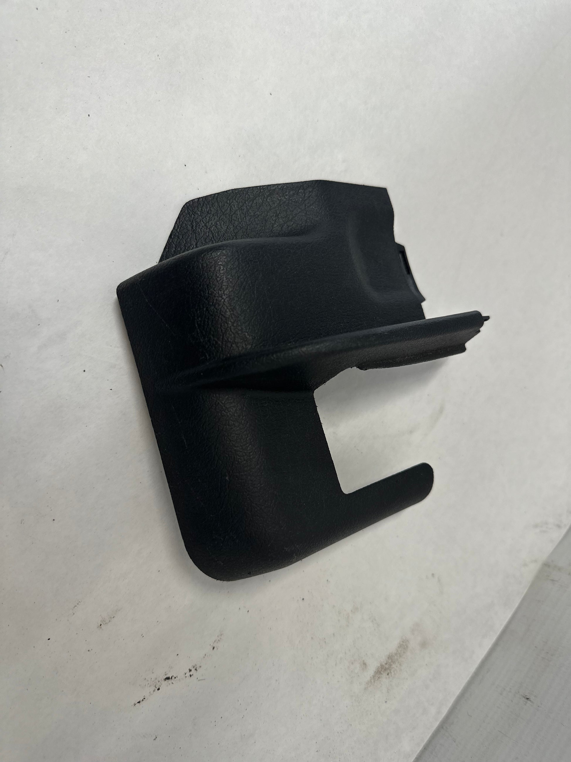 2006 Pontiac GTO Complete LH Driver 4pc Seat Rail Frame Trim Set OEM - Day's Parts Yard