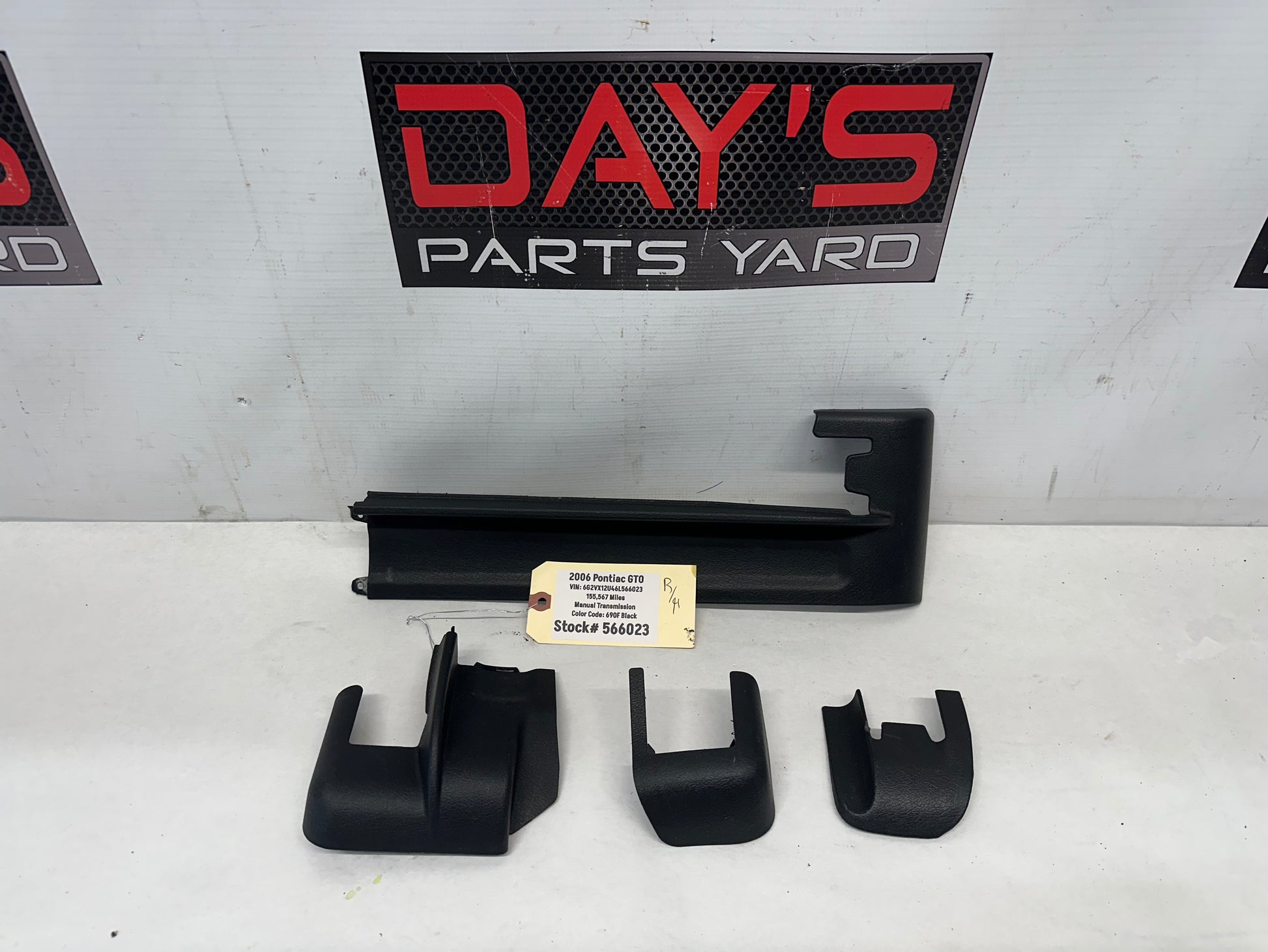 2005 Pontiac GTO RH Passenger Seat Rail Frame Trim Cover Set OEM - Day's Parts Yard