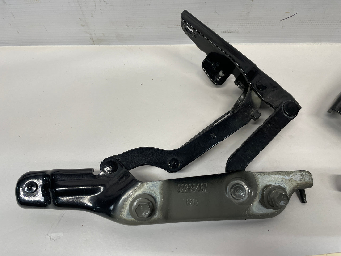 2017 Chevy SS Sedan RH & LH Trunk Hinges OEM - Day's Parts Yard