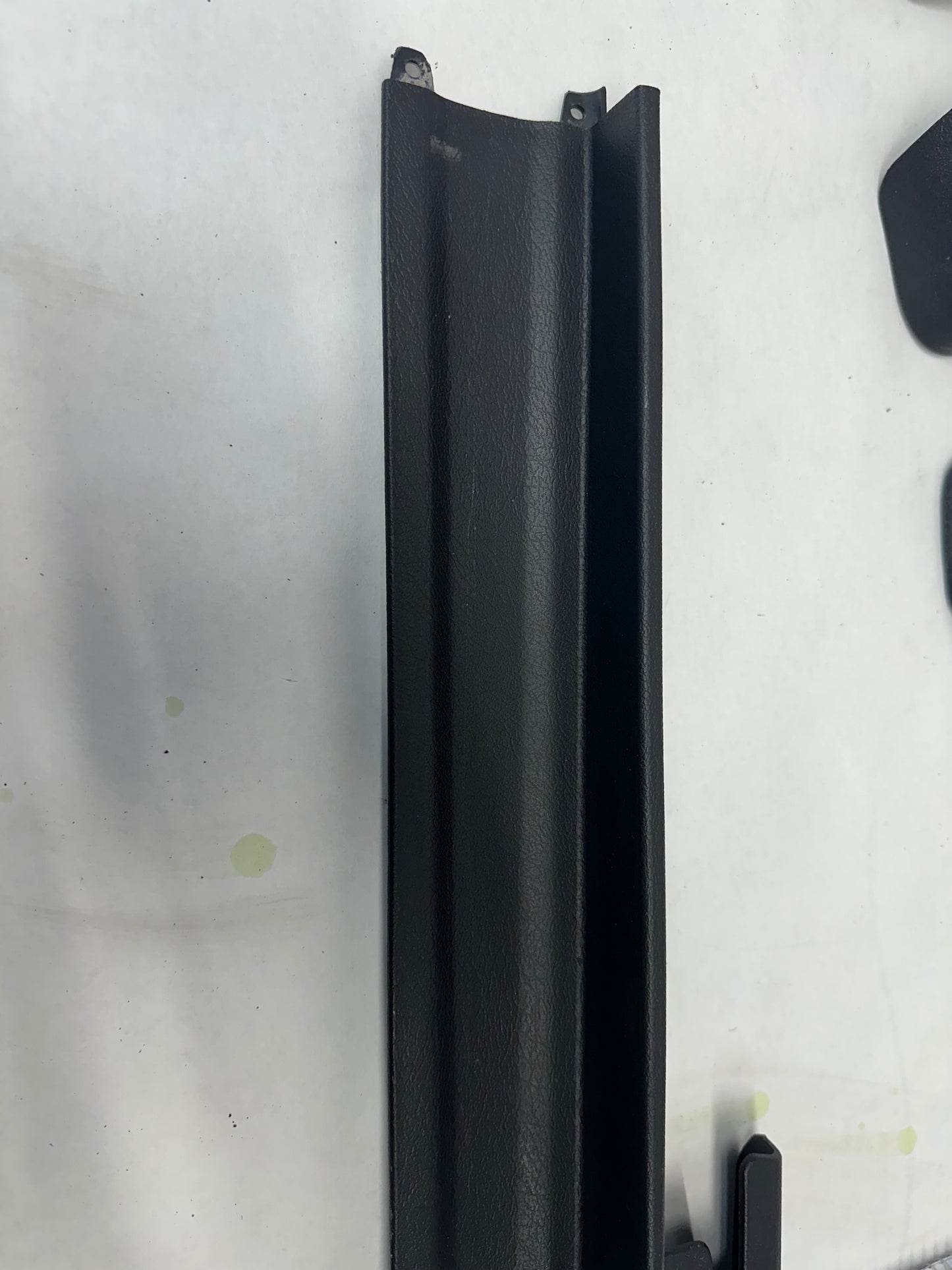 2005 Pontiac GTO RH Passenger Seat Rail Frame Trim Cover Set OEM - Day's Parts Yard