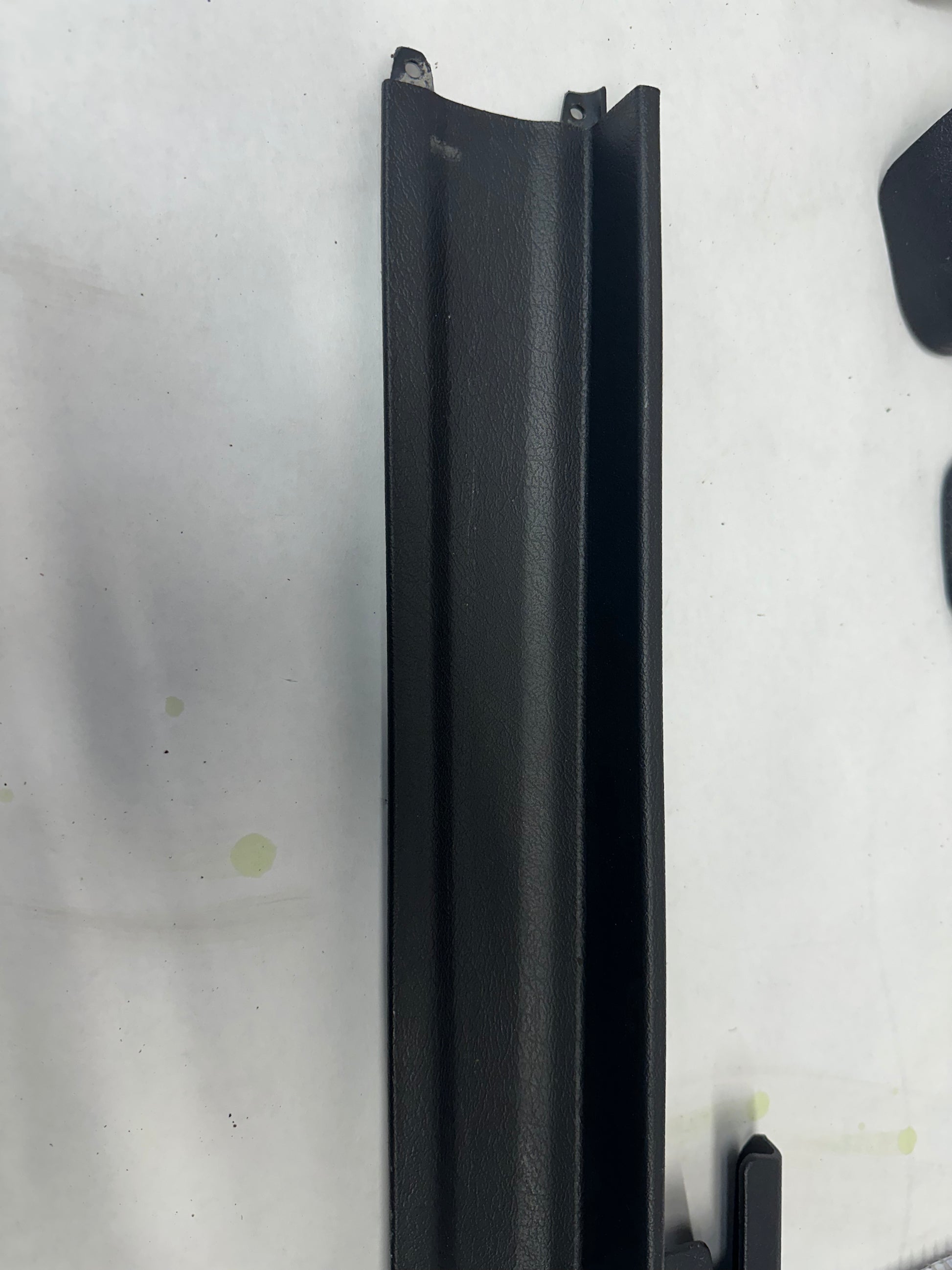2005 Pontiac GTO RH Passenger Seat Rail Frame Trim Cover Set OEM - Day's Parts Yard