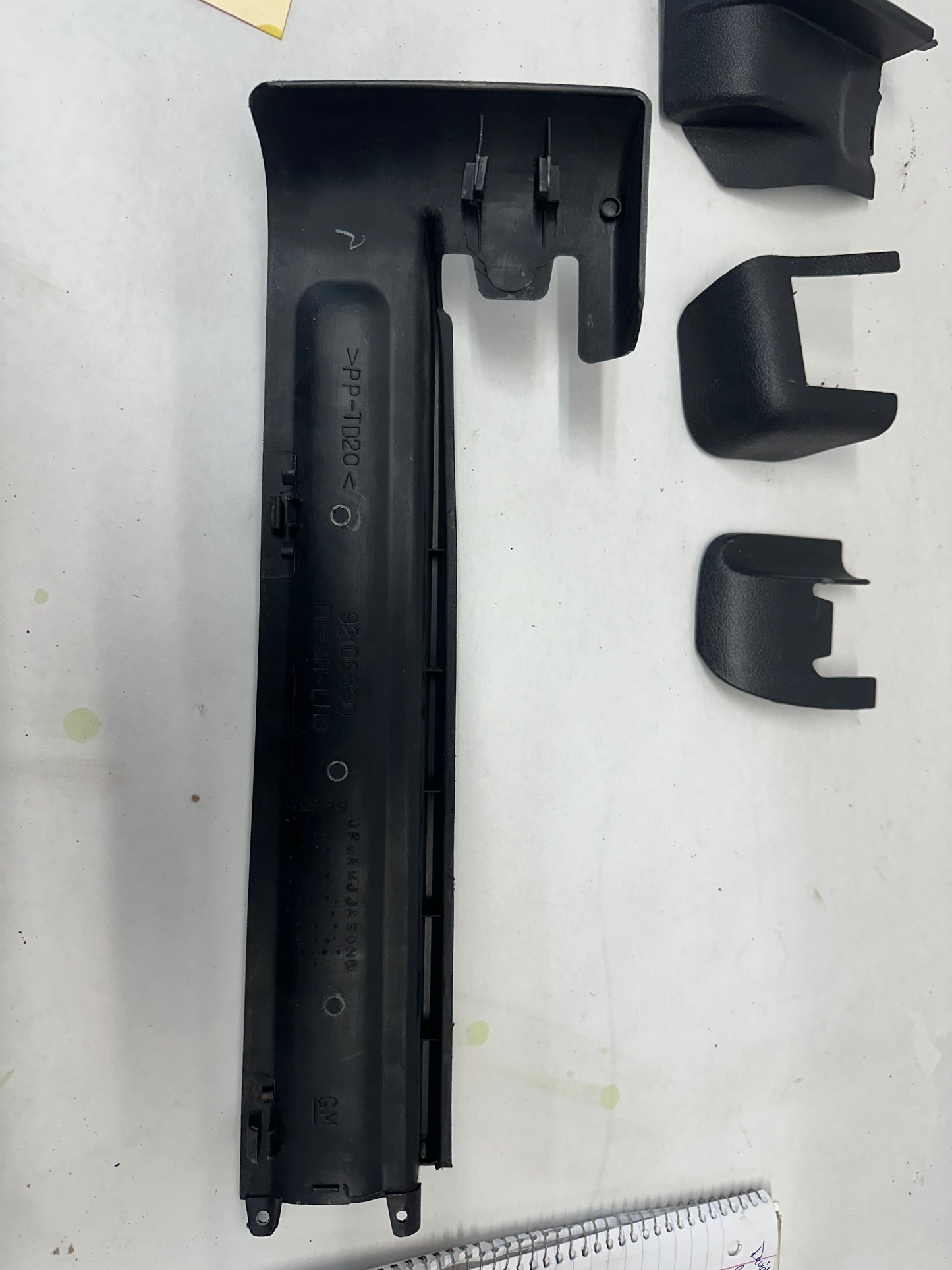 2005 Pontiac GTO RH Passenger Seat Rail Frame Trim Cover Set OEM - Day's Parts Yard