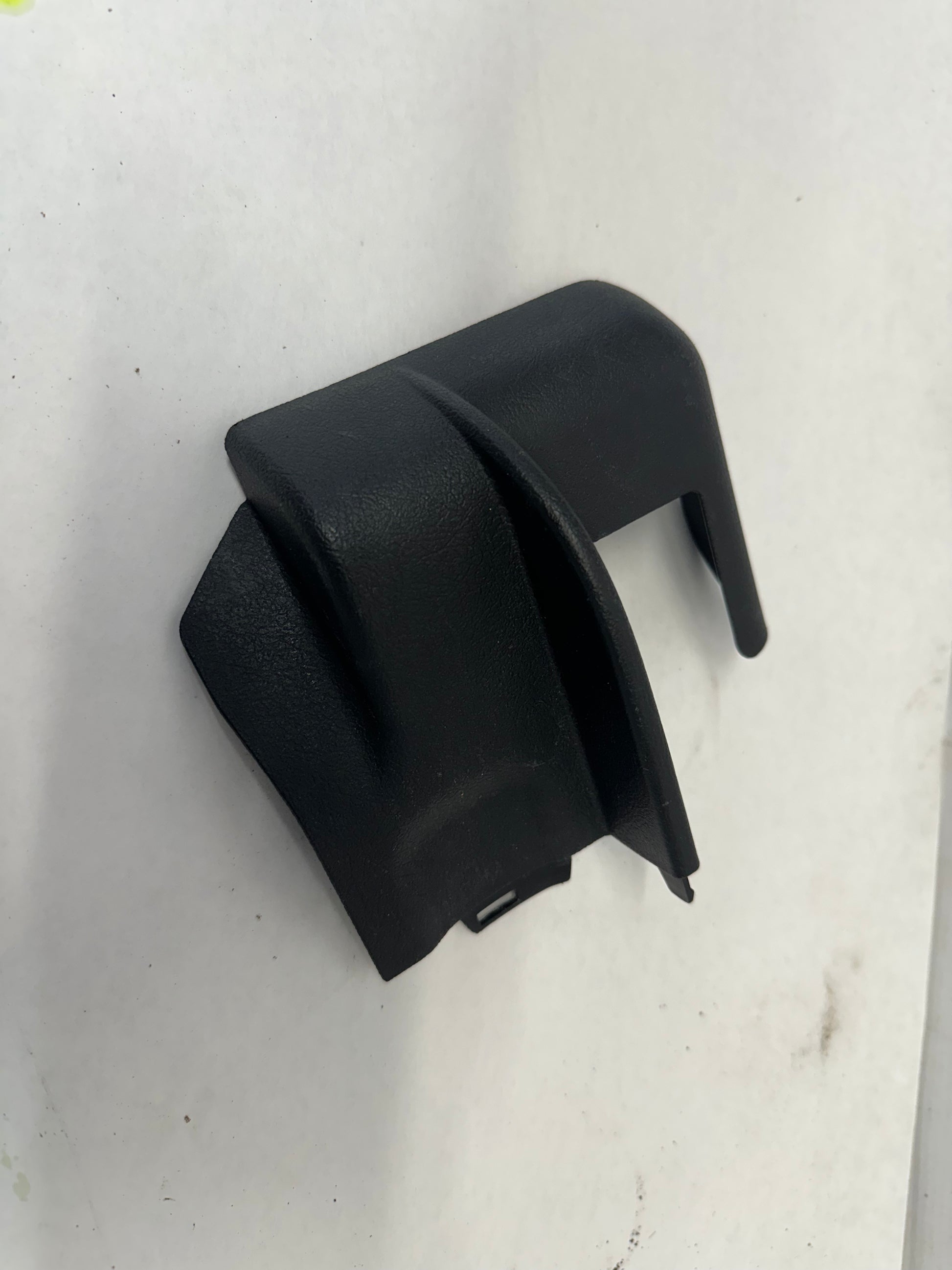 2005 Pontiac GTO RH Passenger Seat Rail Frame Trim Cover Set OEM - Day's Parts Yard