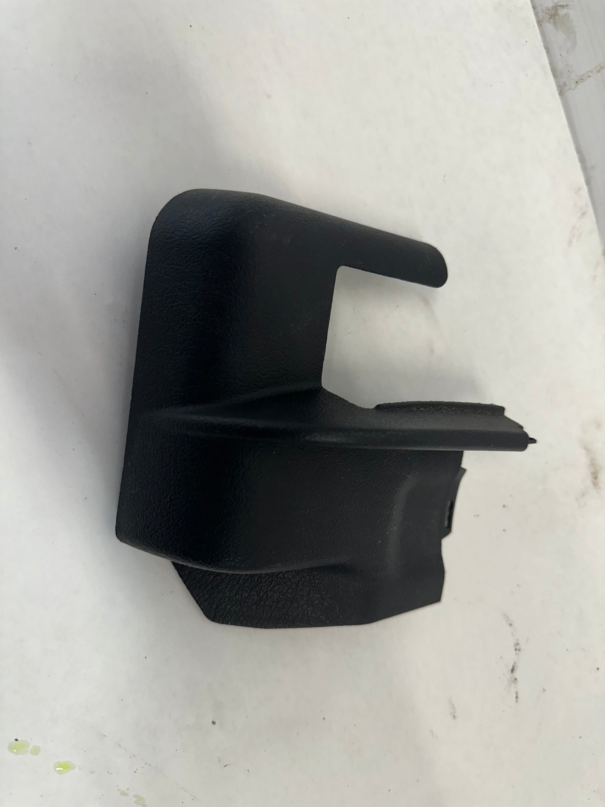 2005 Pontiac GTO RH Passenger Seat Rail Frame Trim Cover Set OEM - Day's Parts Yard