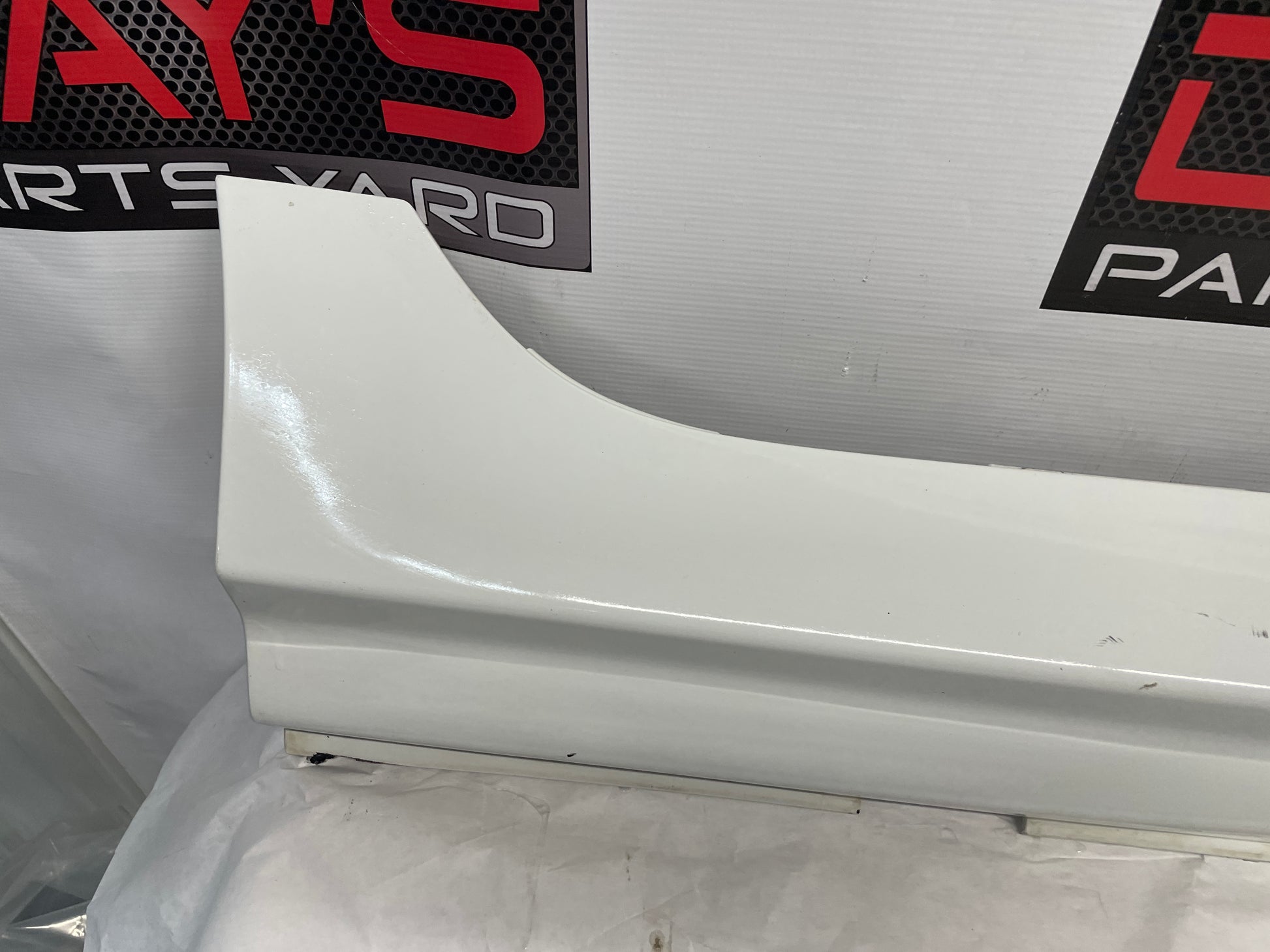 2014 Chevy SS Sedan RH Passenger Rocker Molding Side Skirt Trim Panel OEM - Day's Parts Yard