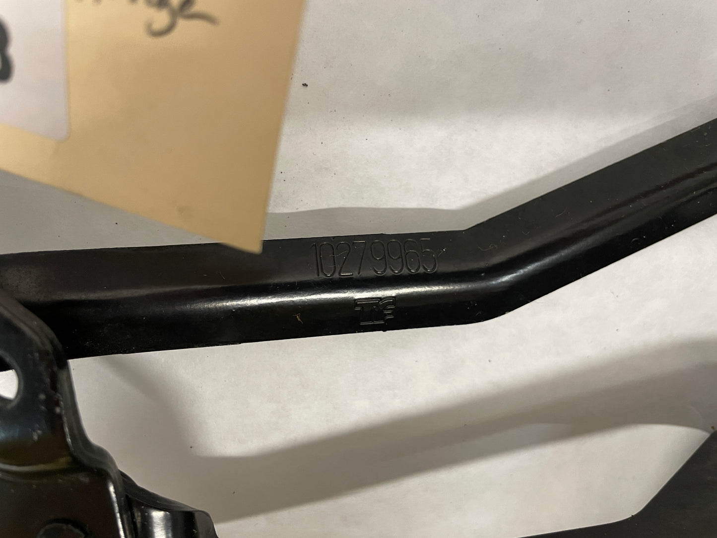 1999 Chevy C5 Corvette RH & LH Hood Hinges w/ Hood Struts OEM - Day's Parts Yard