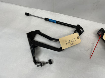 1999 Chevy C5 Corvette RH & LH Hood Hinges w/ Hood Struts OEM - Day's Parts Yard