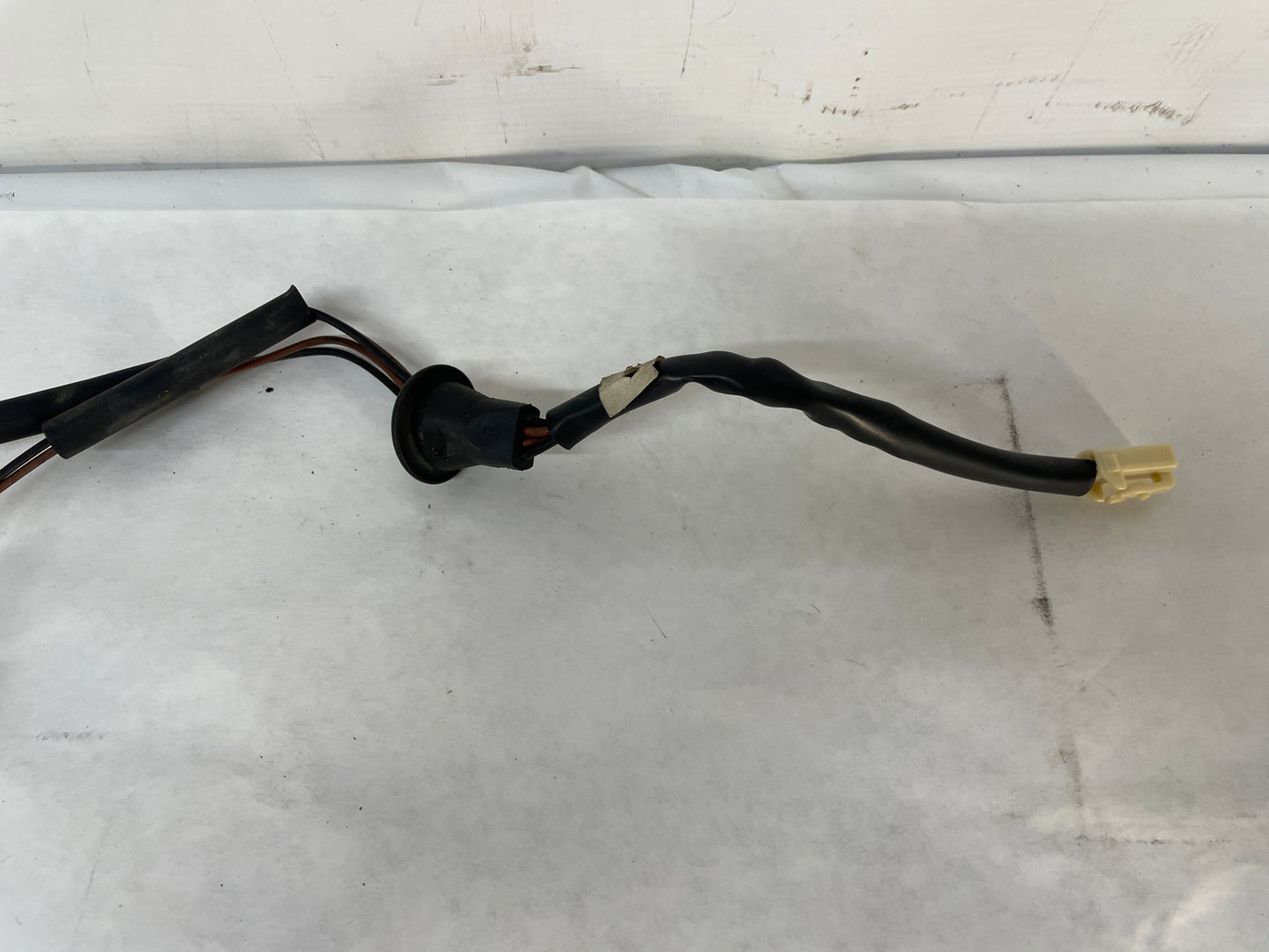 2004 Pontiac GTO License Plate Tag Light Wire Harness OEM - Day's Parts Yard