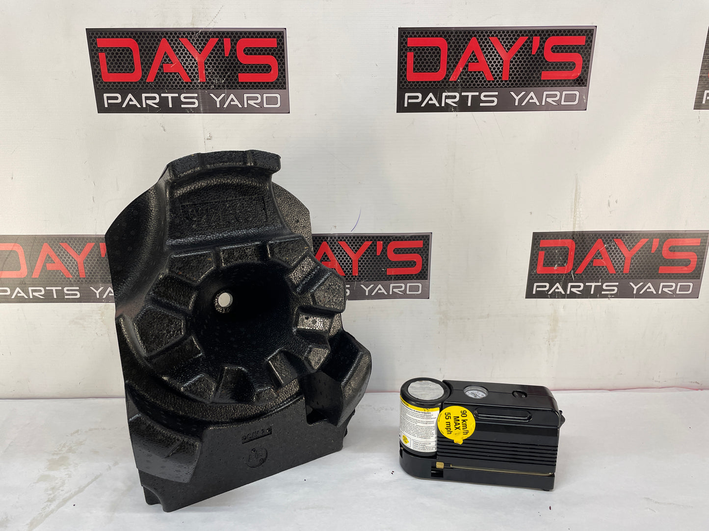 2009 Pontiac G8 GT Complete Tire Air Inflator Compressor Sealant Foam OEM