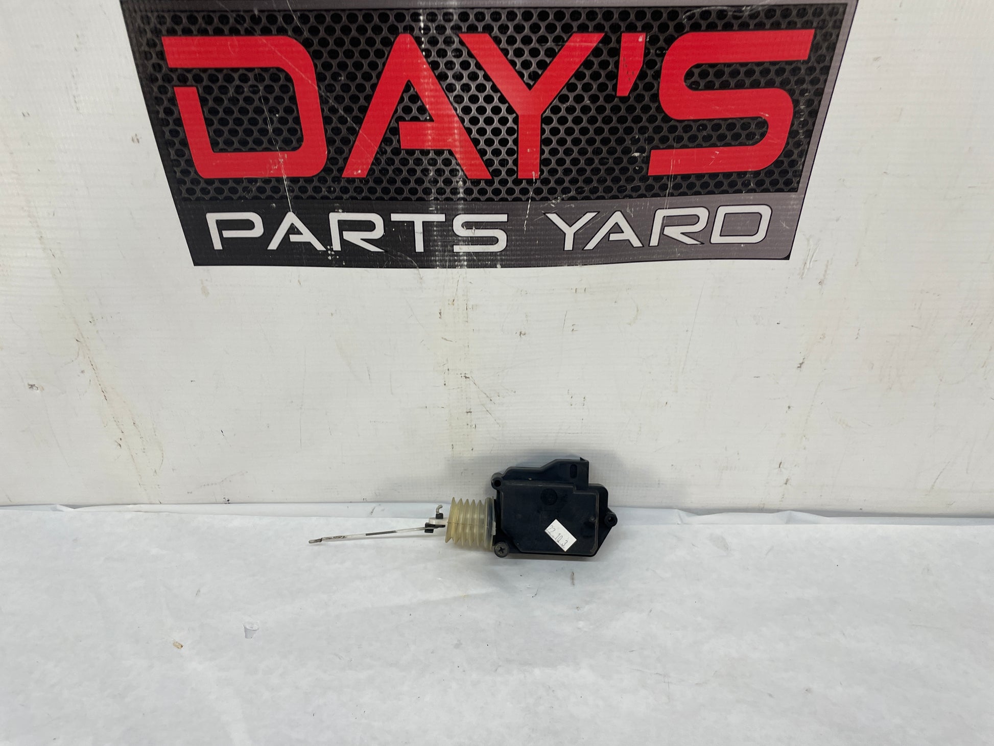 2004 Pontiac GTO Trunk Deck Lid Lock Actuator OEM - Day's Parts Yard