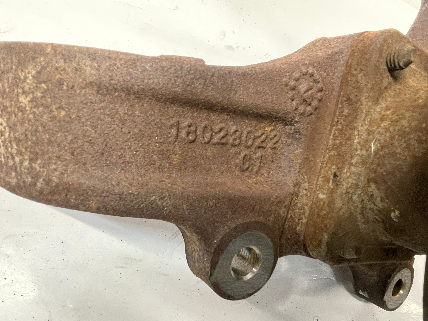 2000 Chevy Camaro Z28 RH Passenger Front Suspension Spindle Knuckle Hub OEM - Day's Parts Yard