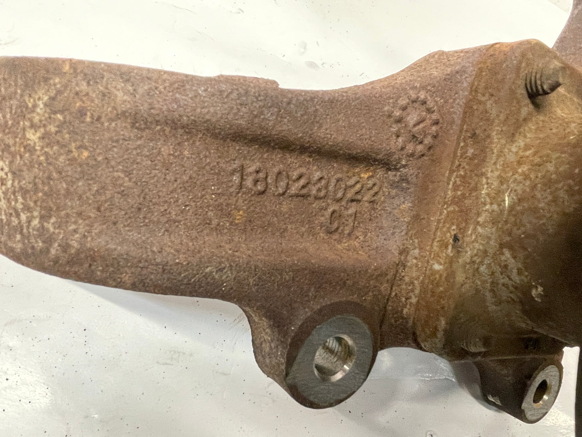 2000 Chevy Camaro Z28 RH Passenger Front Suspension Spindle Knuckle Hub OEM - Day's Parts Yard