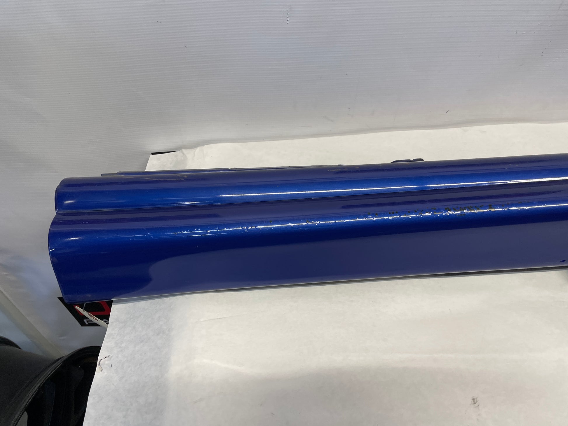 2006 Pontiac GTO LH Driver Rocker Molding Side Skirt Panel OEM - Day's Parts Yard