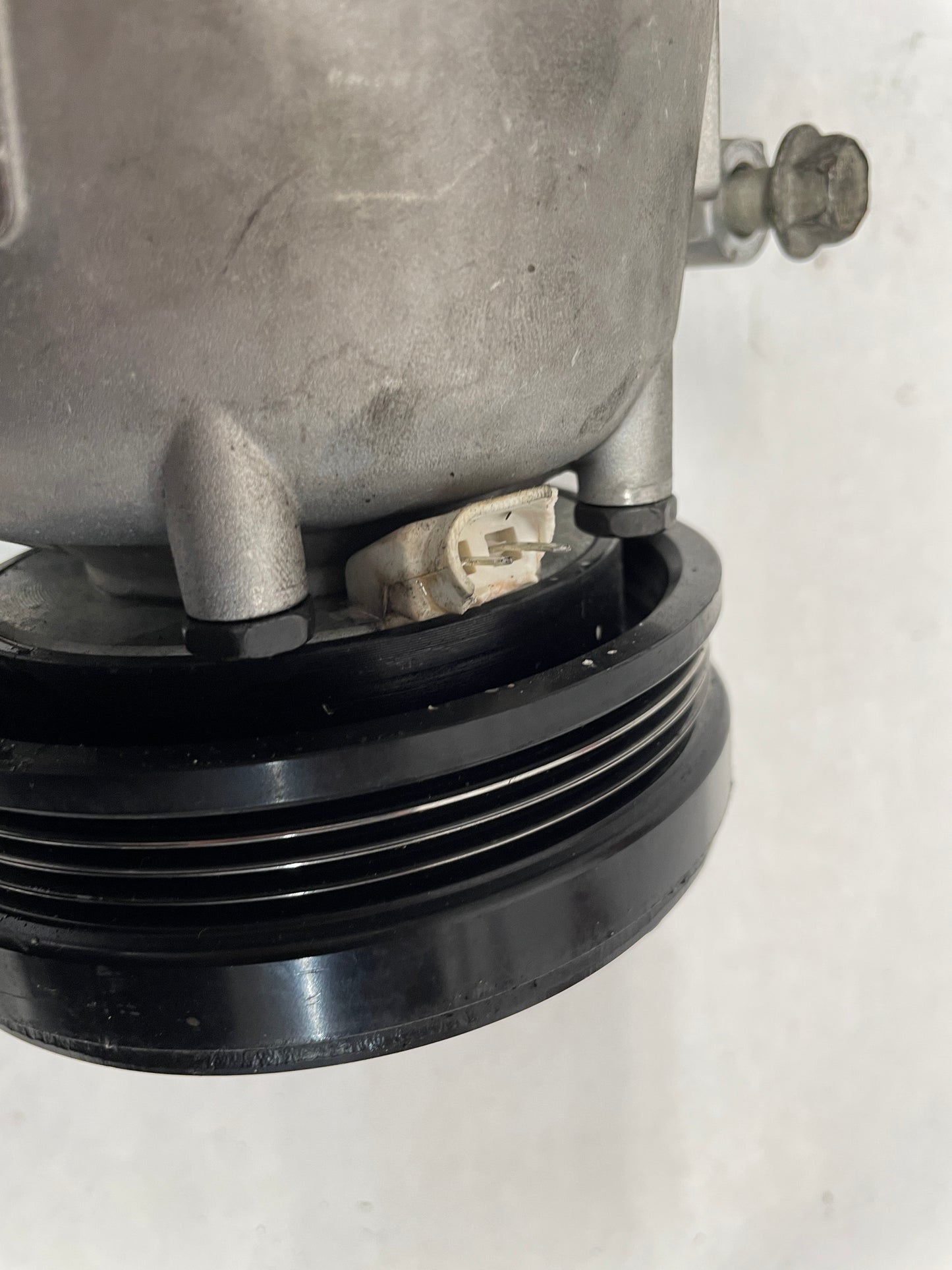 1999 Chevy C5 Corvette AC Air Compressor OEM - Day's Parts Yard